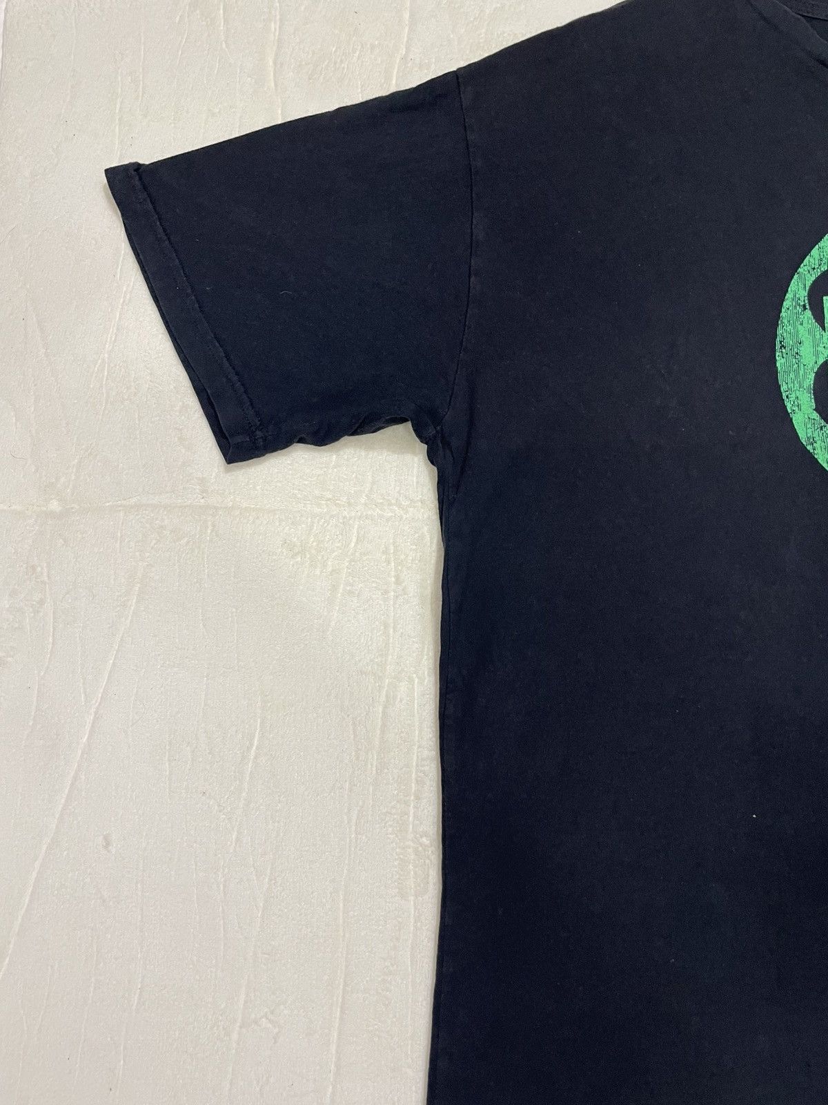Band Tees FLOGGING MOLLY ROCK BAND MUSIC TSHIRT FADED(PINHOLE) Size US XL / EU 56 / 4 - 3 Thumbnail