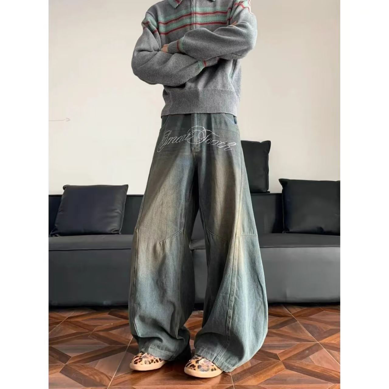 Vintage Men's Distressed Washed Curved-Leg Jeans Size US 32 / EU 48 - 3 Thumbnail