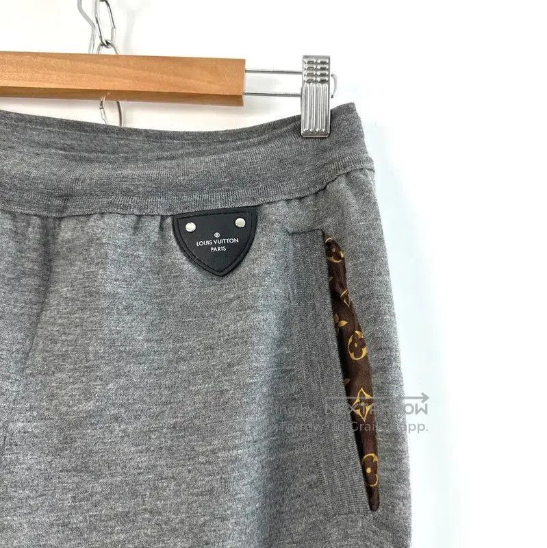 Louis Vuitton Louis Vuitton Men's Casual Pants in Gray . Size US 26 / EU 42 - 5 Thumbnail