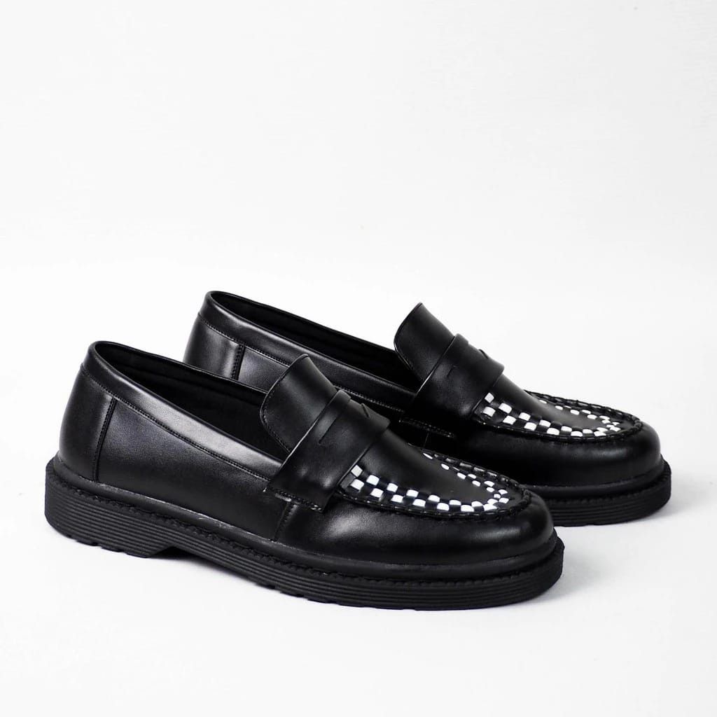 Designer × Simple Shoes Blakmore Leather Loafer Black Unisex Size US 11 / EU 44 - 1 Thumbnail