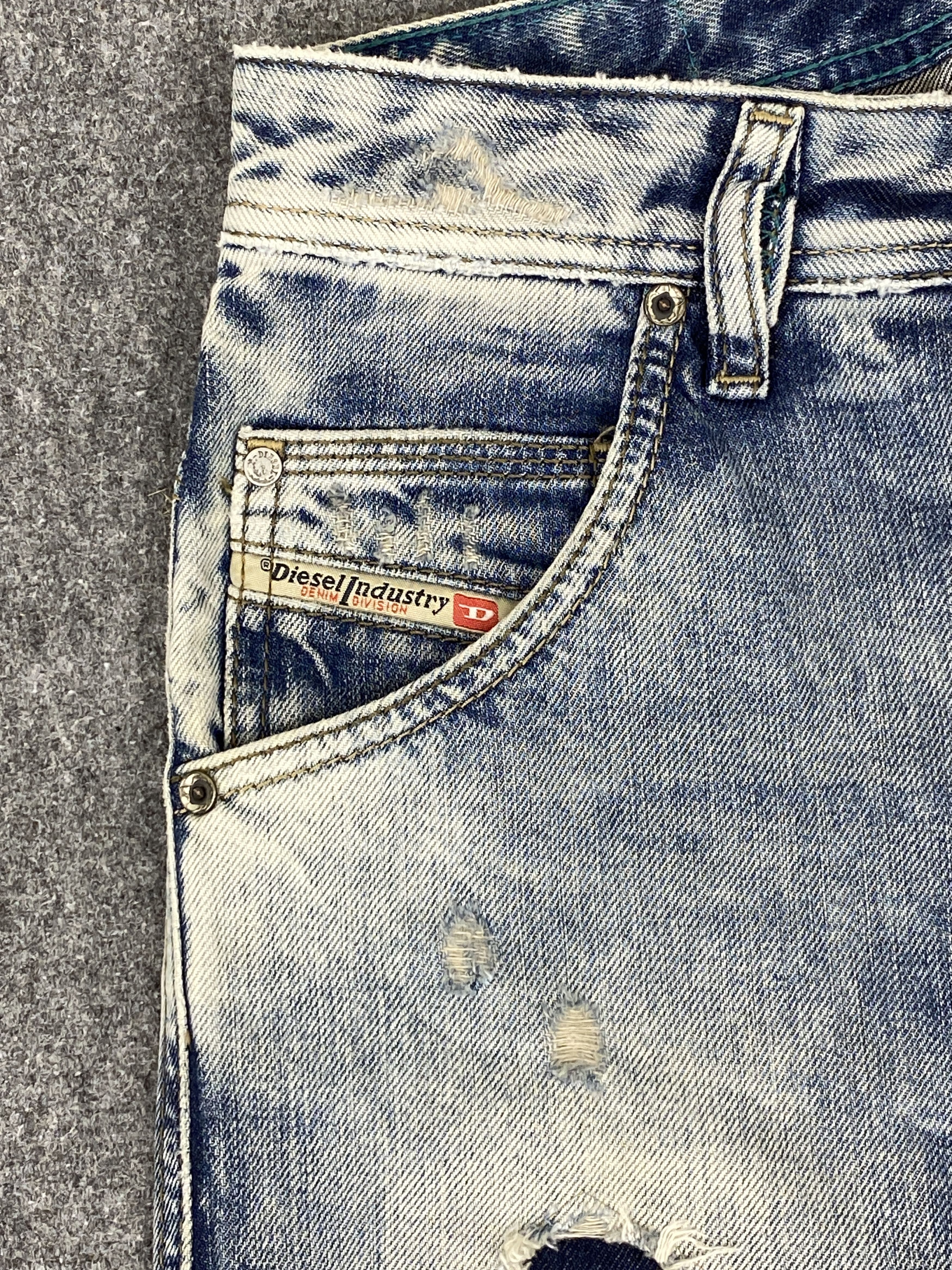 Diesel × Vintage Vintage Diesel Distressed Light Washed Slim Fit Jeans Size US 28 / EU 44 - 12 Thumbnail