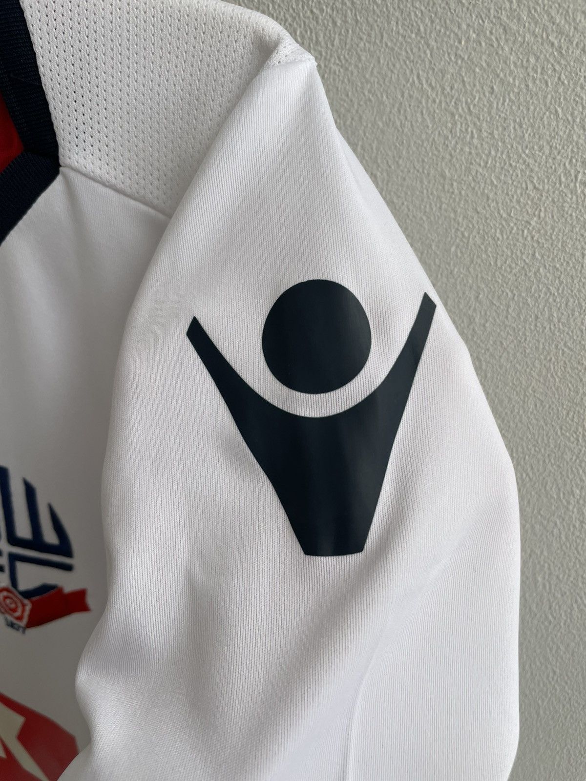 Macron Bolton 2015 2016 Home Football Shirt Soccer Jersey Macron Size US L / EU 52-54 / 3 - 10 Thumbnail