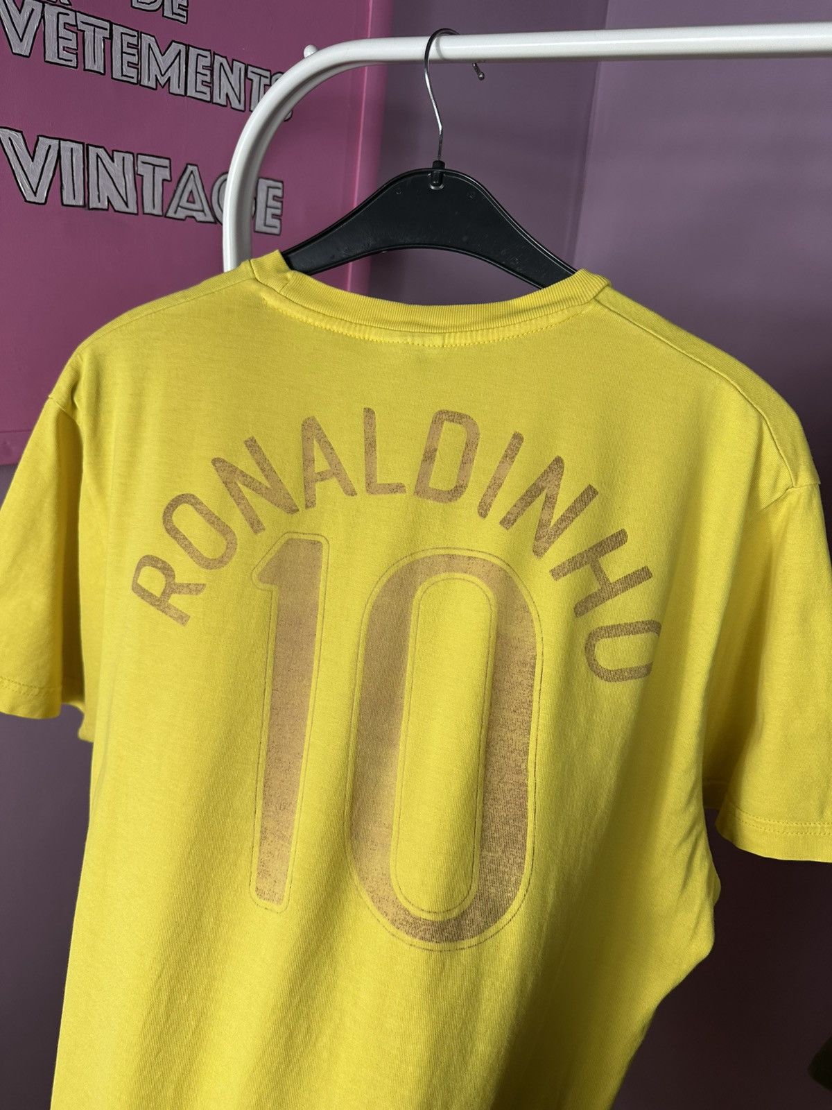Nike Vintage Nike Brasil Football Ronaldinho 10 T-Shirt Soccer Size US L / EU 52-54 / 3 - 16 Thumbnail
