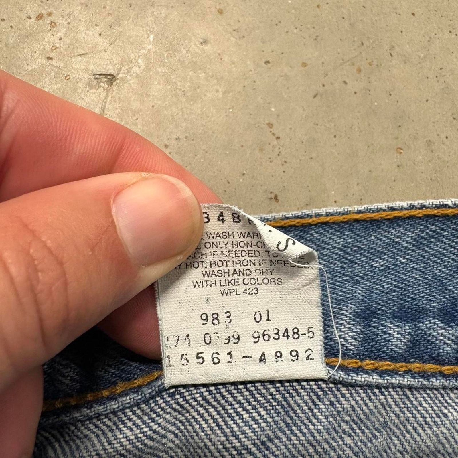 Japanese Brand × Levi's × Vintage Crazy Vintage 90s Levi's 560 Loose Straight Leg Denim Jeans Size US 32 / EU 48 - 8 Thumbnail