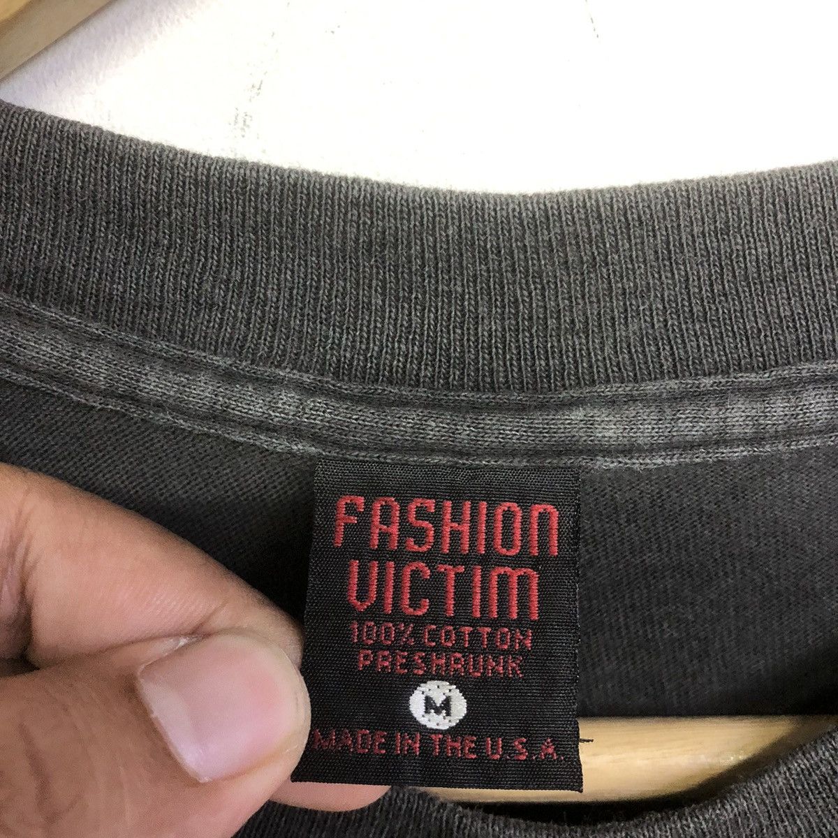 Fashion Victim VINTAGE FASHION VICTIM 96 ABDUCTION ALIEN TSHIRT Size US M / EU 48-50 / 2 - 11 Thumbnail