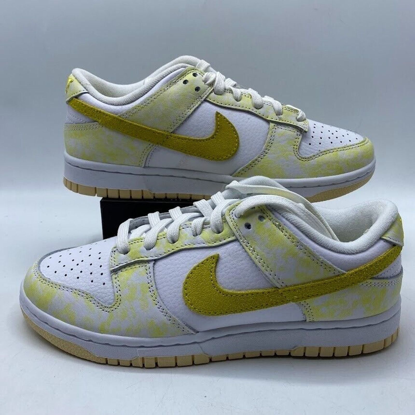 Nike NEW Nike Dunk Low OG Yellow Strike DM9467 700 Women's 7 Size US 7 / IT 37 - 2 Thumbnail