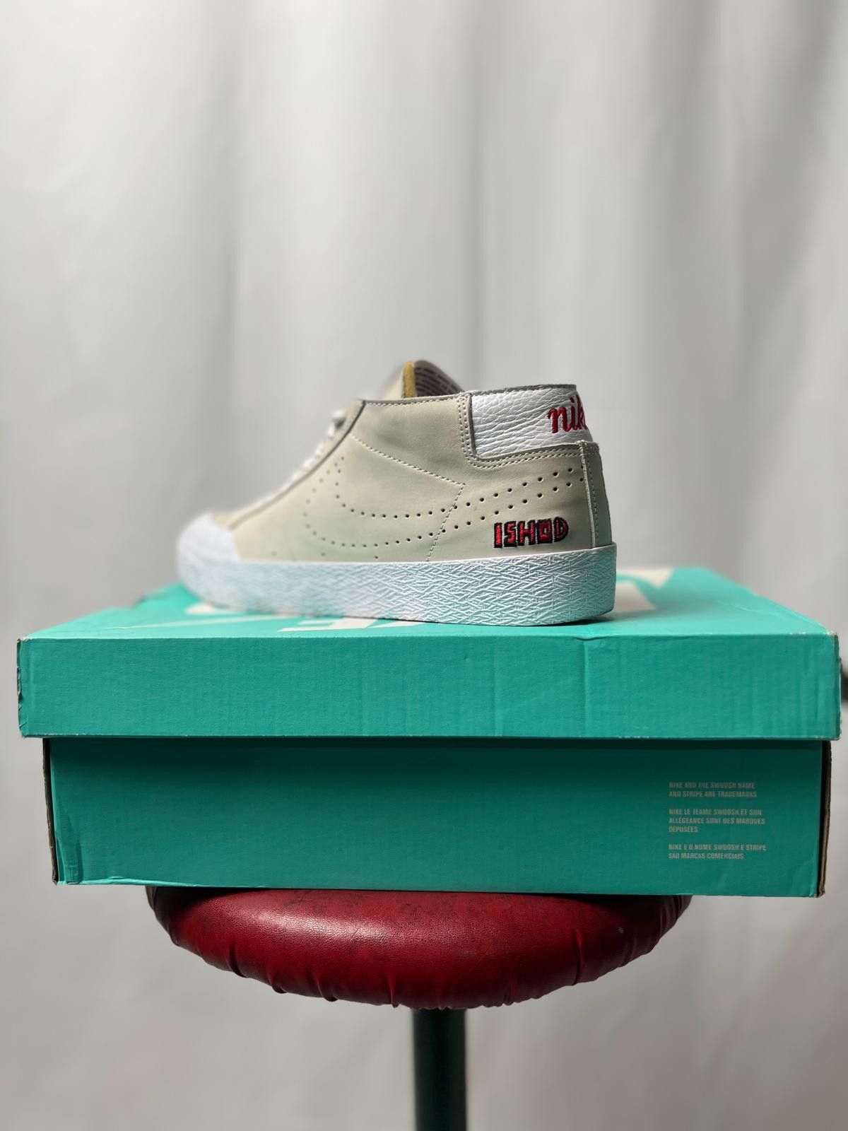 Nike Nike SB Zoom Blazer Mid Chukka XT QS "Ishod Wair" Size US 10 / EU 43 - 2 Thumbnail