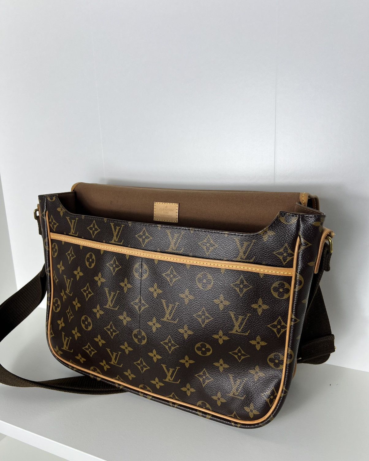 Louis Vuitton Louis Vuitton Messenger Bag Size ONE SIZE - 5 Thumbnail