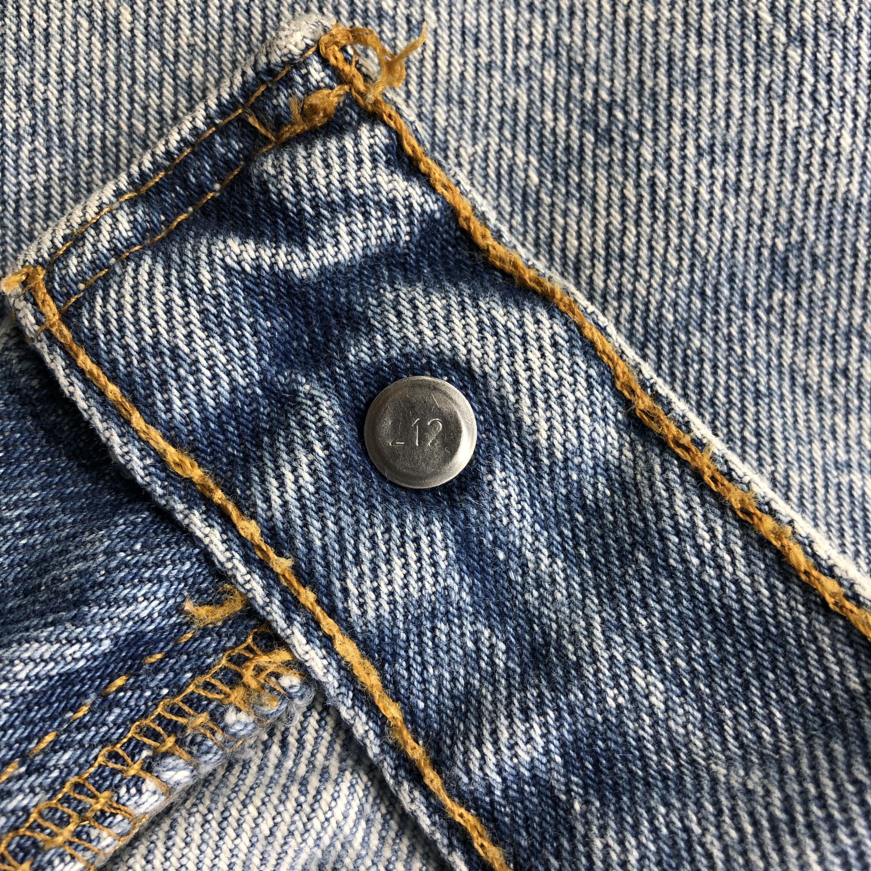 Levi's Vintage 90s Light Wash Levis 550 Jeans-J2190 Size US 33 - 9 Thumbnail