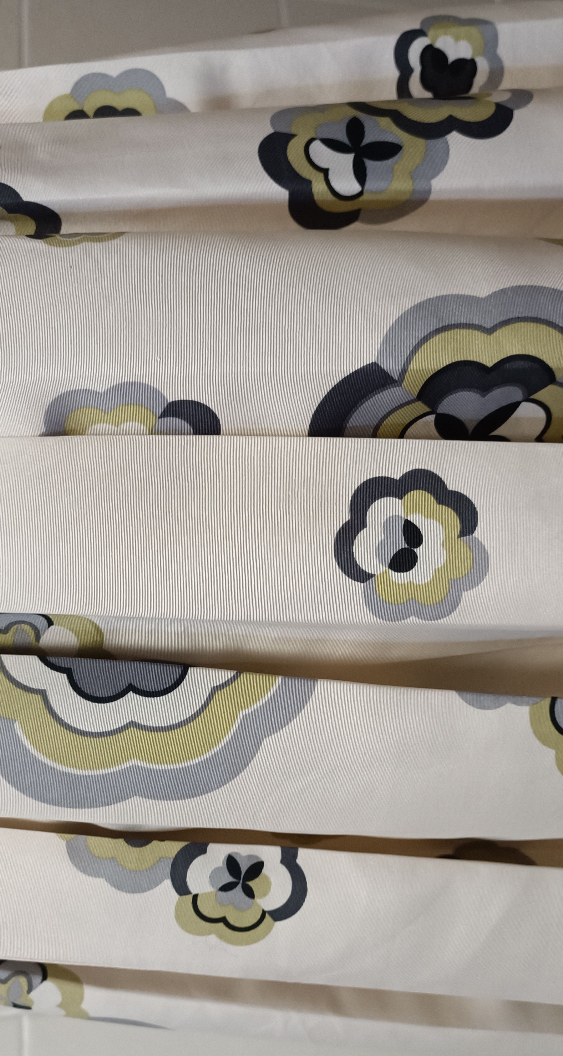 Miu Miu SS 2006 Flowers print beige midi skirt Size 28" / US 6 / IT 42 - 7 Thumbnail
