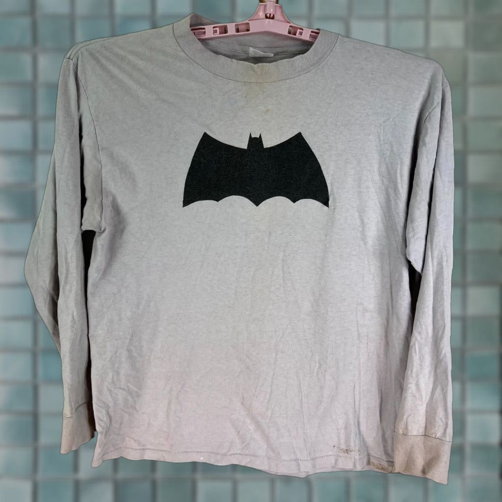 Vintage VINTAGE Batman T-Shirt Long Sleeve XL Gray 80s 90s Graphic Print Mens Millar Tag Crew Neck Cotton Knit Logo Shirt Size US XL / EU 56 / 4 - 1 Thumbnail