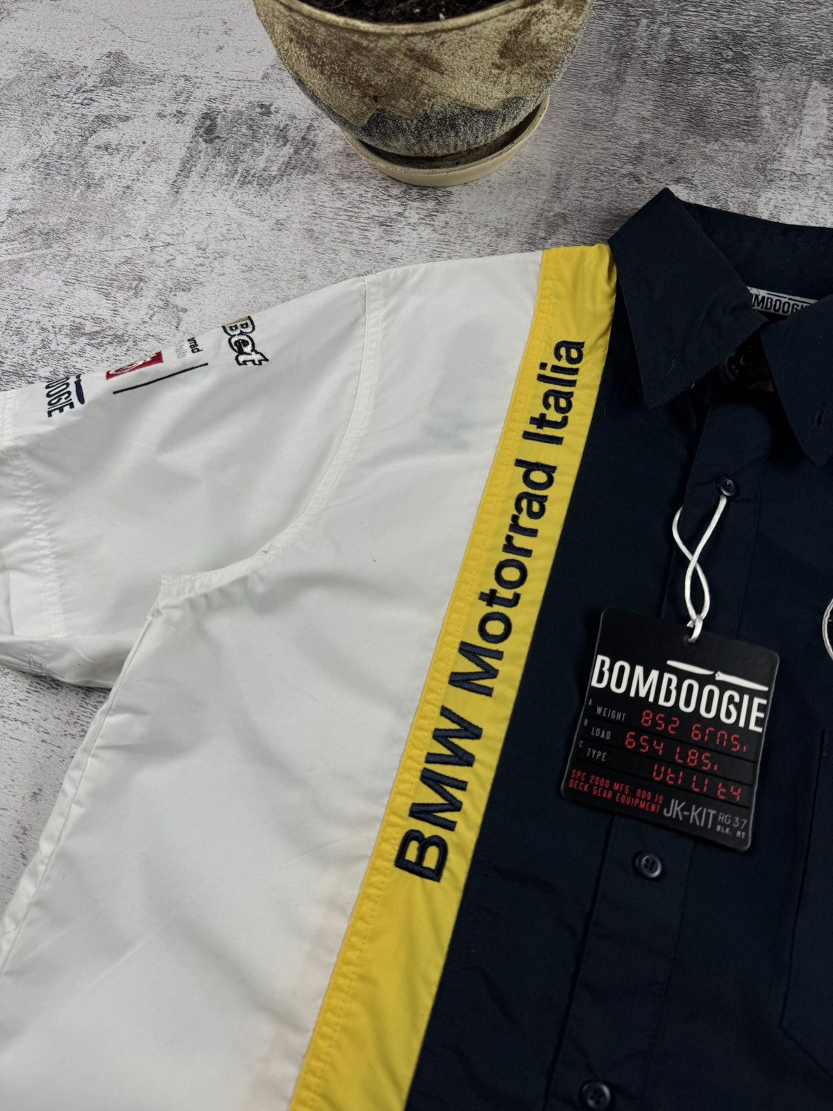 Bomboogie Vintage Bomboogie Formula 1 F1 Motorrad Button NEW Shirt Tee Size US S / EU 44-46 / 1 - 10 Thumbnail