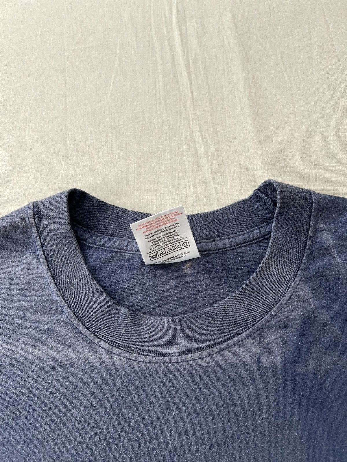 Band Tees Vintage 2000s Deftones Virgin Mary Y2k Faded Navy T-shirt Size US M / EU 48-50 / 2 - 12 Thumbnail