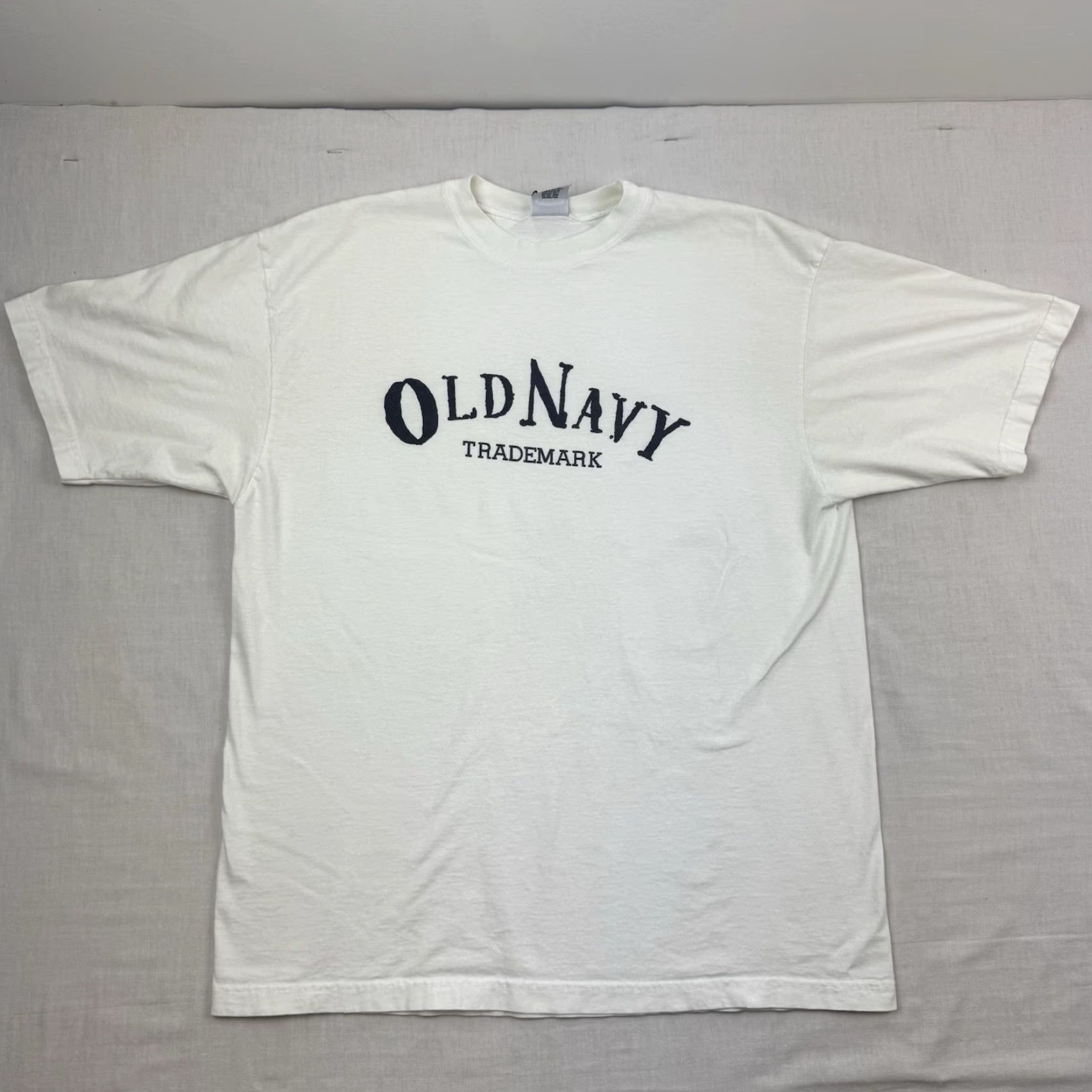 Old Navy VINTAGE Old Navy Logo T-Shirt Men L White Hipster Y2K USA 90s Decade Size US L / EU 52-54 / 3 - 2 Thumbnail