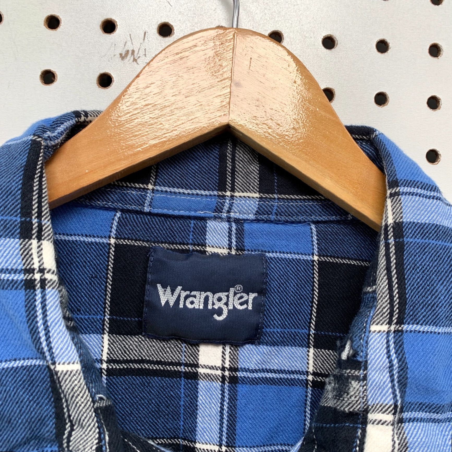 Wrangler VINTAGE Wrangler Western Plaid Shirt Mens 2XL Blue Black Long Sleeve 25.5x31 Wrangler Pearl Snap Plaid Shirt blue Black Long Sleeve Adult 2XL 25.5x31 Size US XXL / EU 58 / 5 - 3 Thumbnail