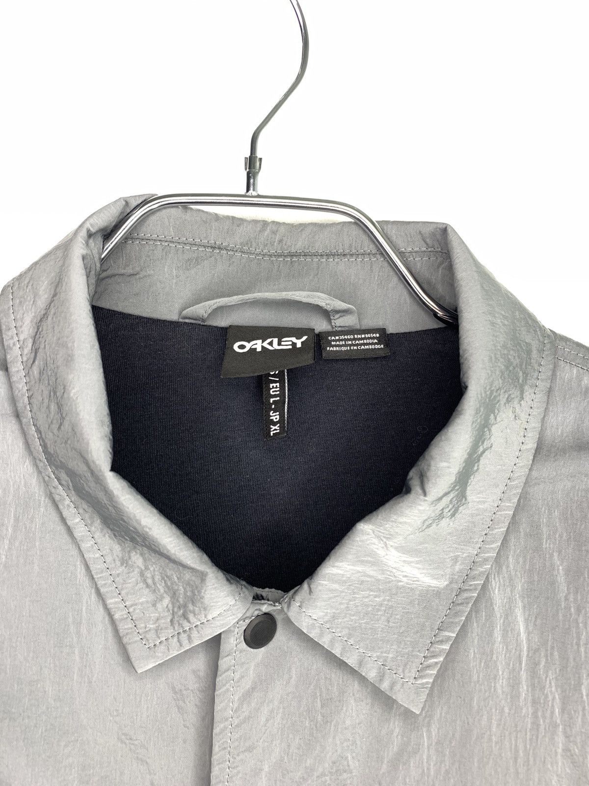 Oakley Rare Oakley Silver Nylon Coach Jacket L Size Size US L / EU 52-54 / 3 - 7 Thumbnail