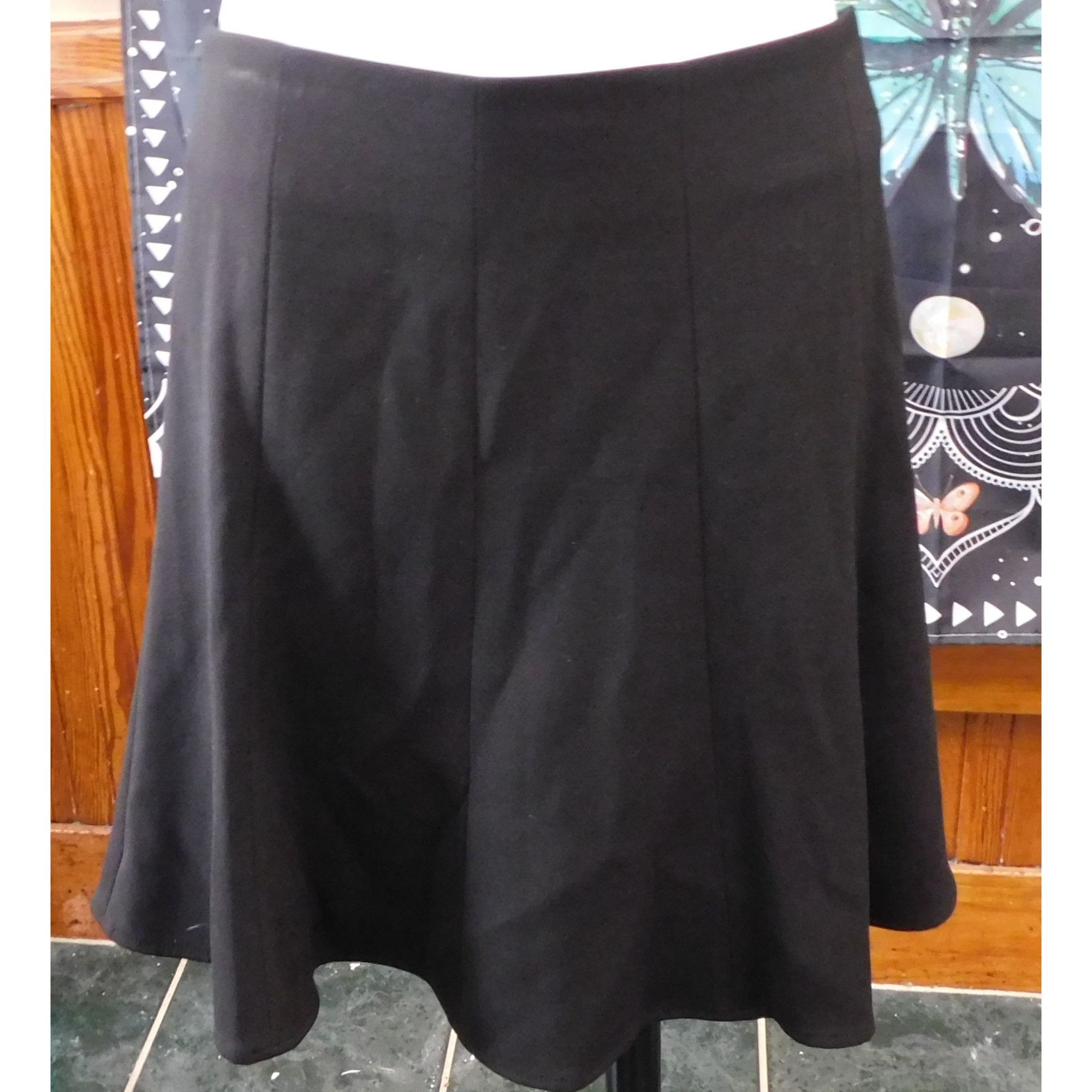 Bcbgmaxazria BCBGMaxazria Black Bronwyn Skirt Knee Length Size 6 Size 28" / US 6 / IT 42 - 1 Thumbnail