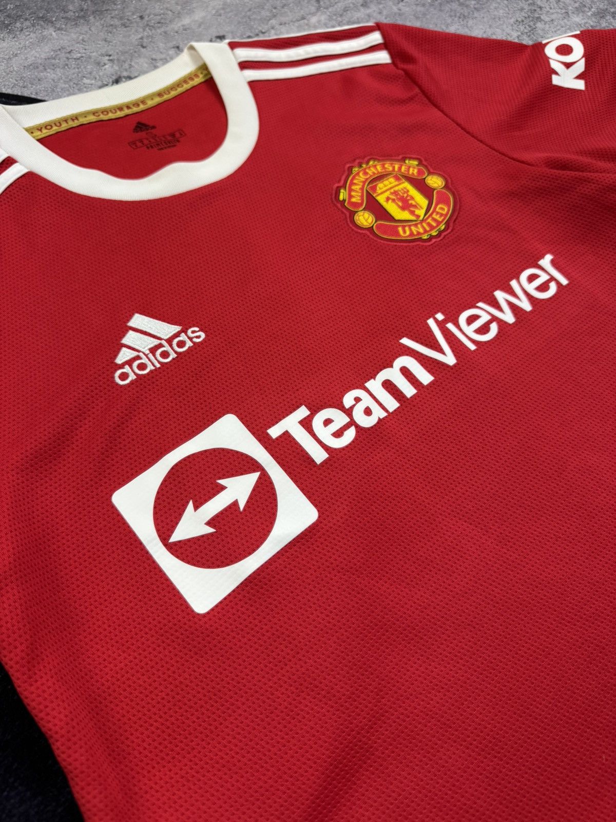 Adidas MANCHESTER UNITED 2021-2022 HOME FOOTBALL JERSEY ADIDAS Size US S / EU 44-46 / 1 - 7 Thumbnail