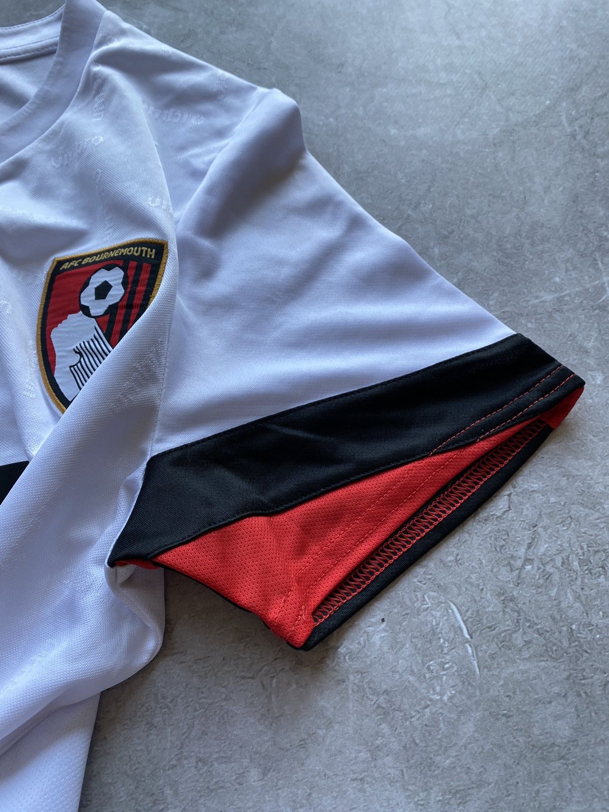 Umbro Umbro 2021/22 AFC Bournemouth Away Soccer Football Jersey Size US M / EU 48-50 / 2 - 12 Thumbnail