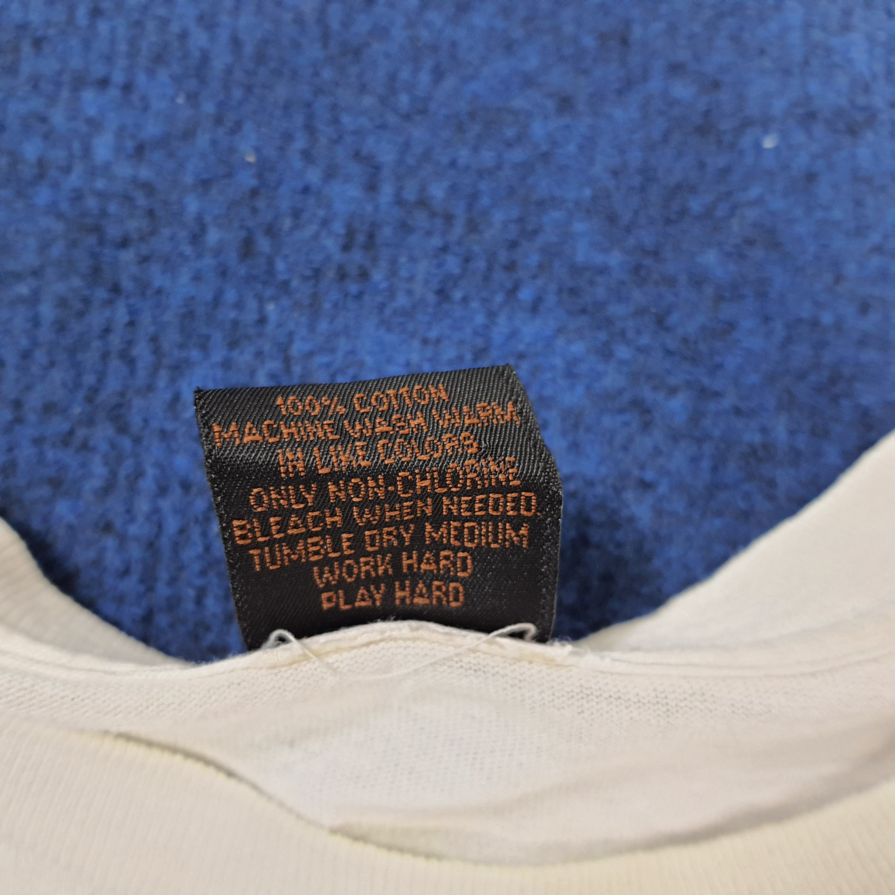 Vintage Vintage Bronze Age Surf Tshirt Size US L / EU 52-54 / 3 - 6 Thumbnail