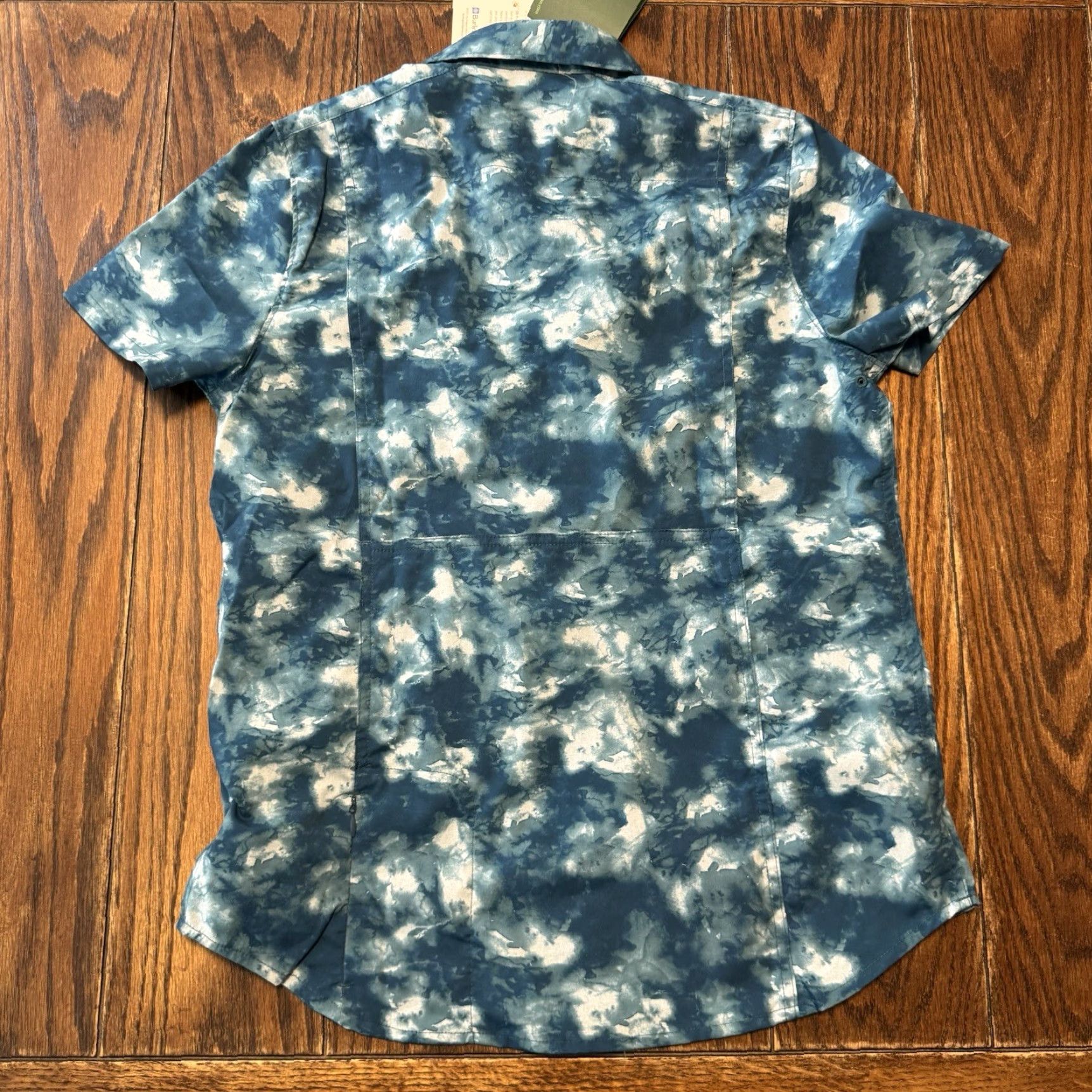 Vintage LL Bean Womens XS Tropicwear Short Sleeve Blue Ocean Dye Button Down Shirt New Size XS / US 0-2 / IT 36-38 - 6 Thumbnail