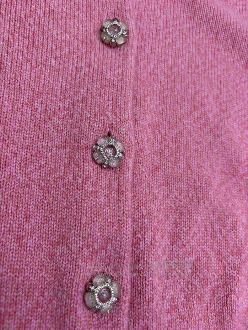 Chanel Chanel 24A pink flower glazed buckle round-neck cardigan c Size XS / US 0-2 / IT 36-38 - 3 Thumbnail