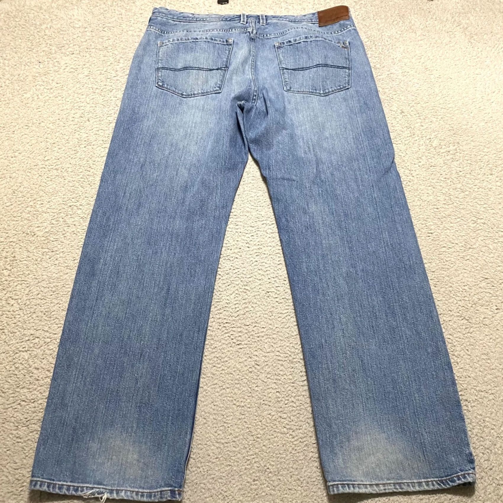 Tommy Bahama Tommy Bahama Jeans Blue Straight Medium Wash 38x30 Denim 5-Pocket Regular Men’s Medium Blue 90s-style? Size US 38 / EU 54 - 2 Thumbnail