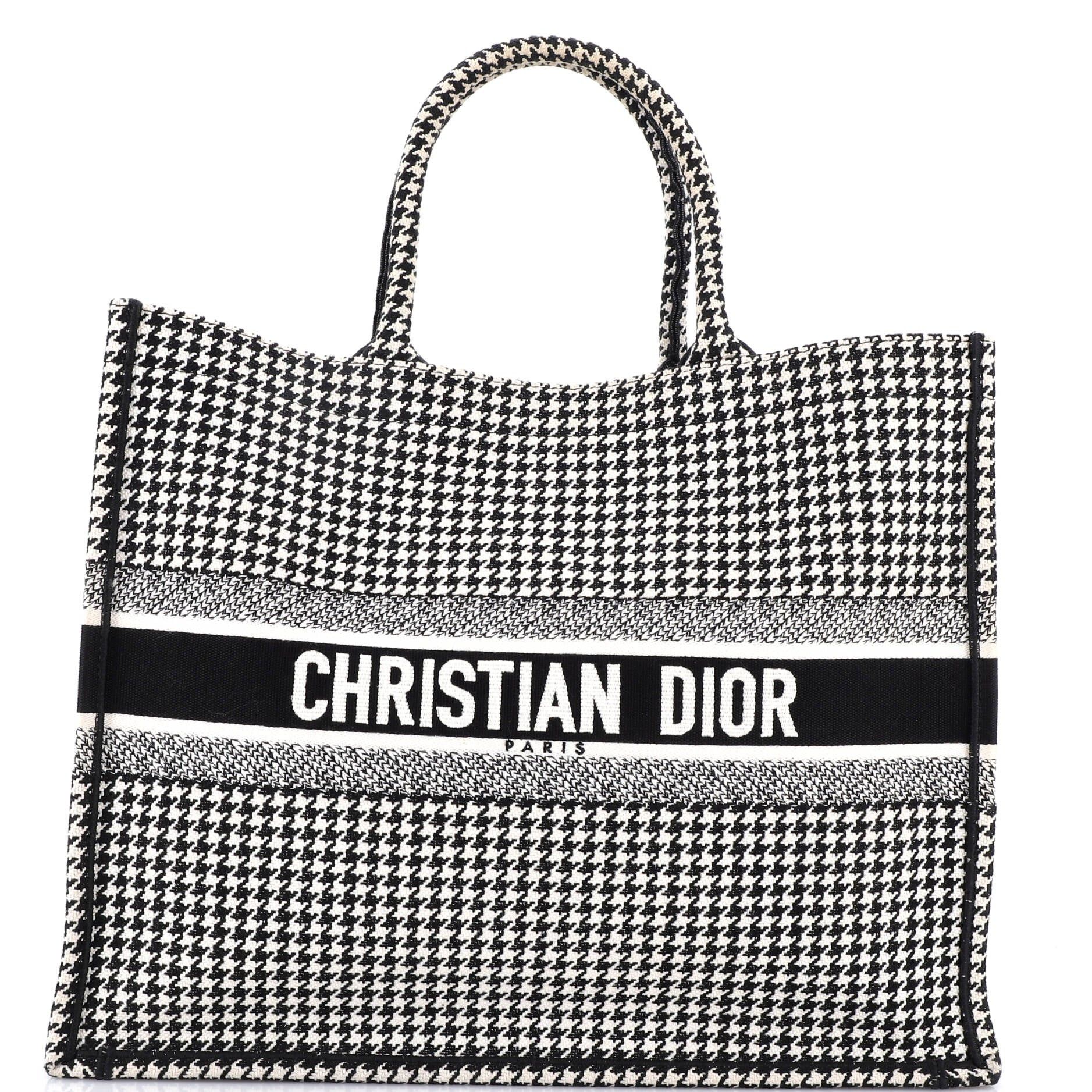 Dior Book Tote Size ONE SIZE - 1 Thumbnail
