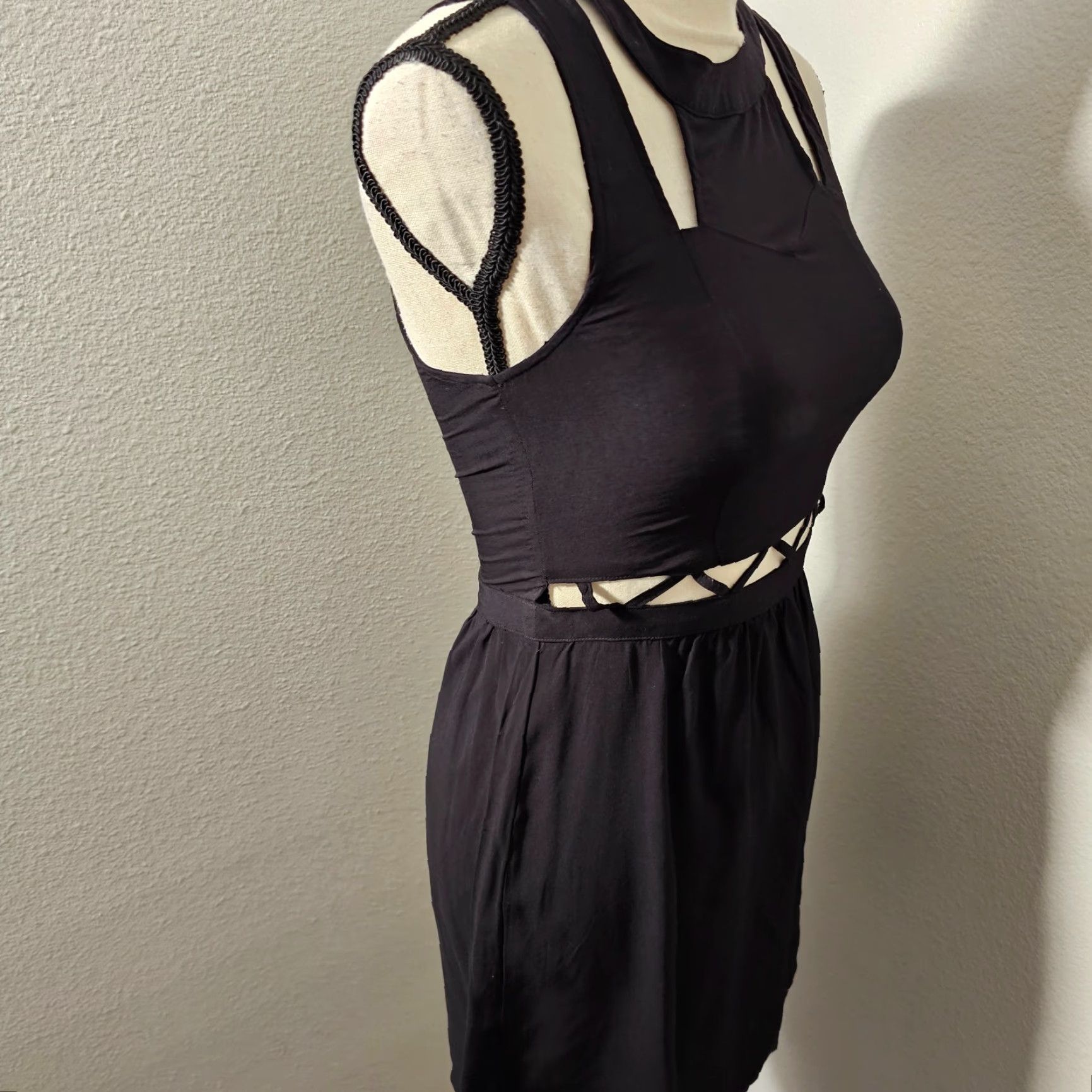 H&M H&M Divided Women's Pencil Dress Sleeveless Cut Out Black Size 2 Zipper Back Size XS / US 0-2 / IT 36-38 - 4 Thumbnail