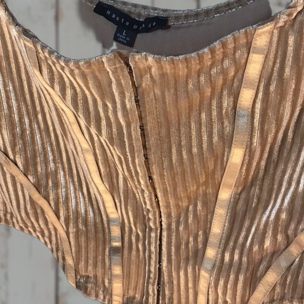 Vintage Haute Monde Cropped Top Shirt Womens L Gold Velvet Ribbon Logo Modern Style Long Sleeve Round Neck Velvet Cropped Top Womens L Gold Size L / US 10 / IT 46 - 1 Thumbnail