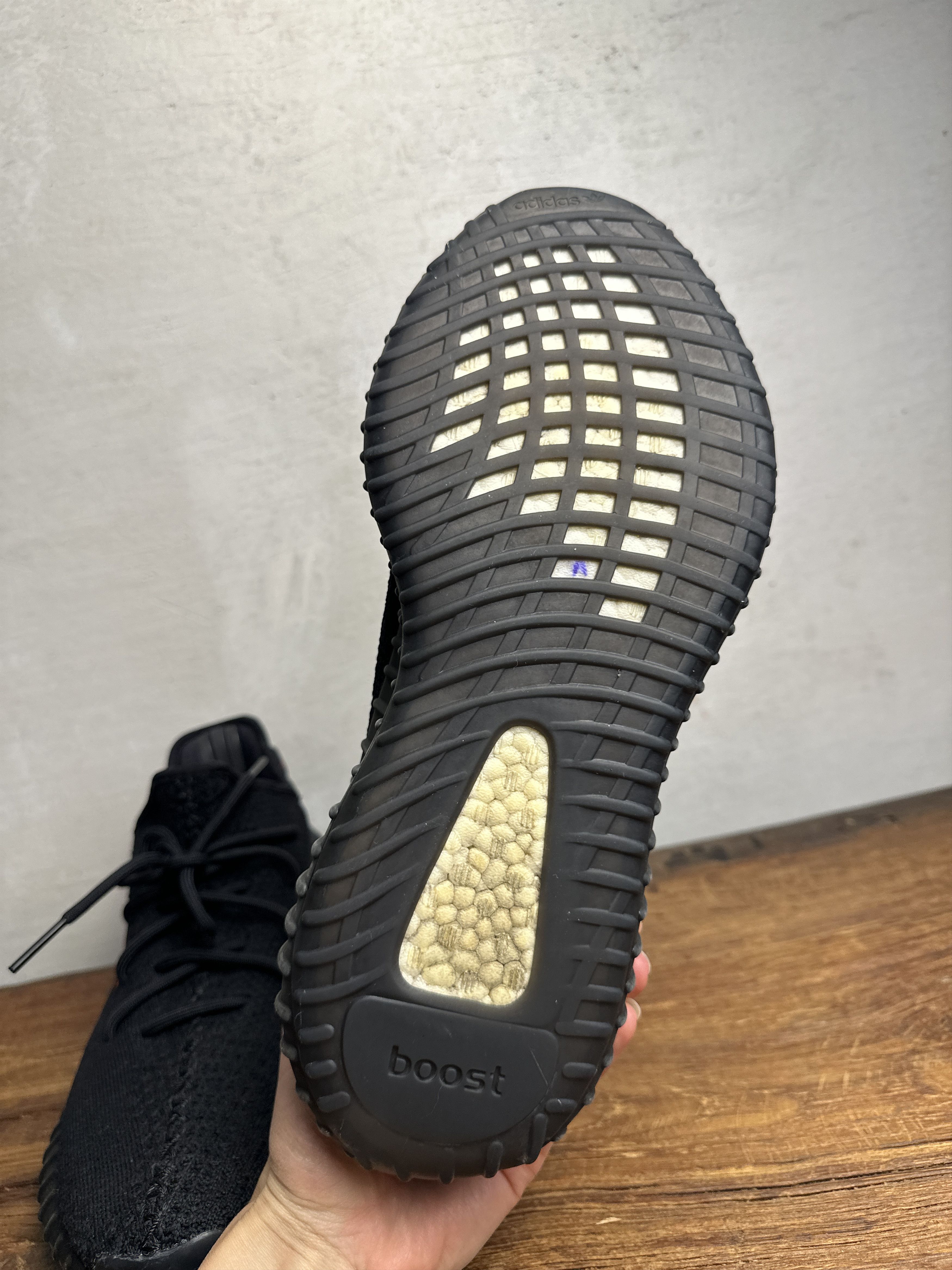 Adidas Adidas Yeezy Boost 350 V2 Bred CP9652 Sneakers Size US 11 / EU 44 - 11 Thumbnail