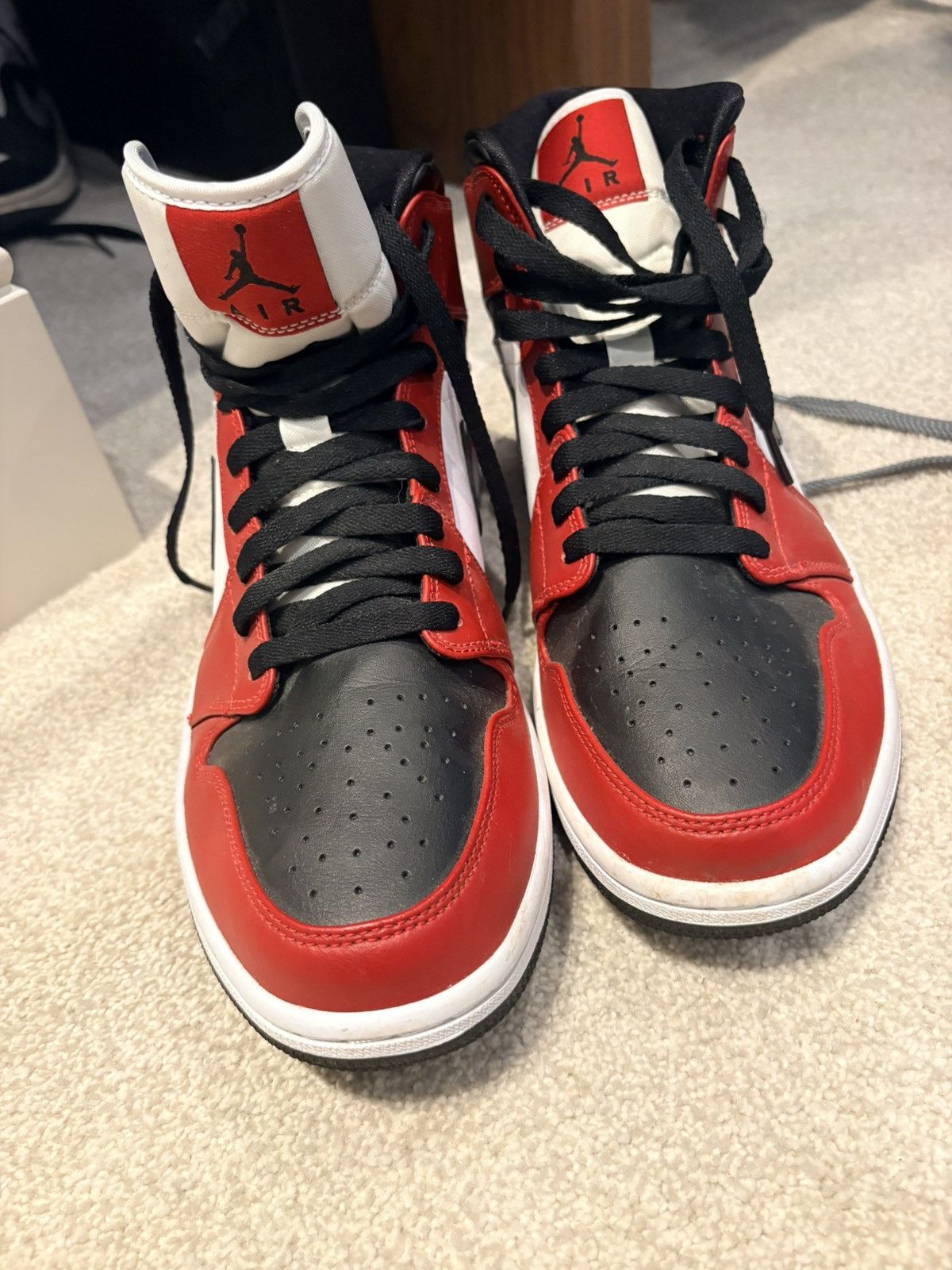 Jordan Brand Lebron 1’s | Black, White and Red Size US 10 / EU 43 - 7 Thumbnail