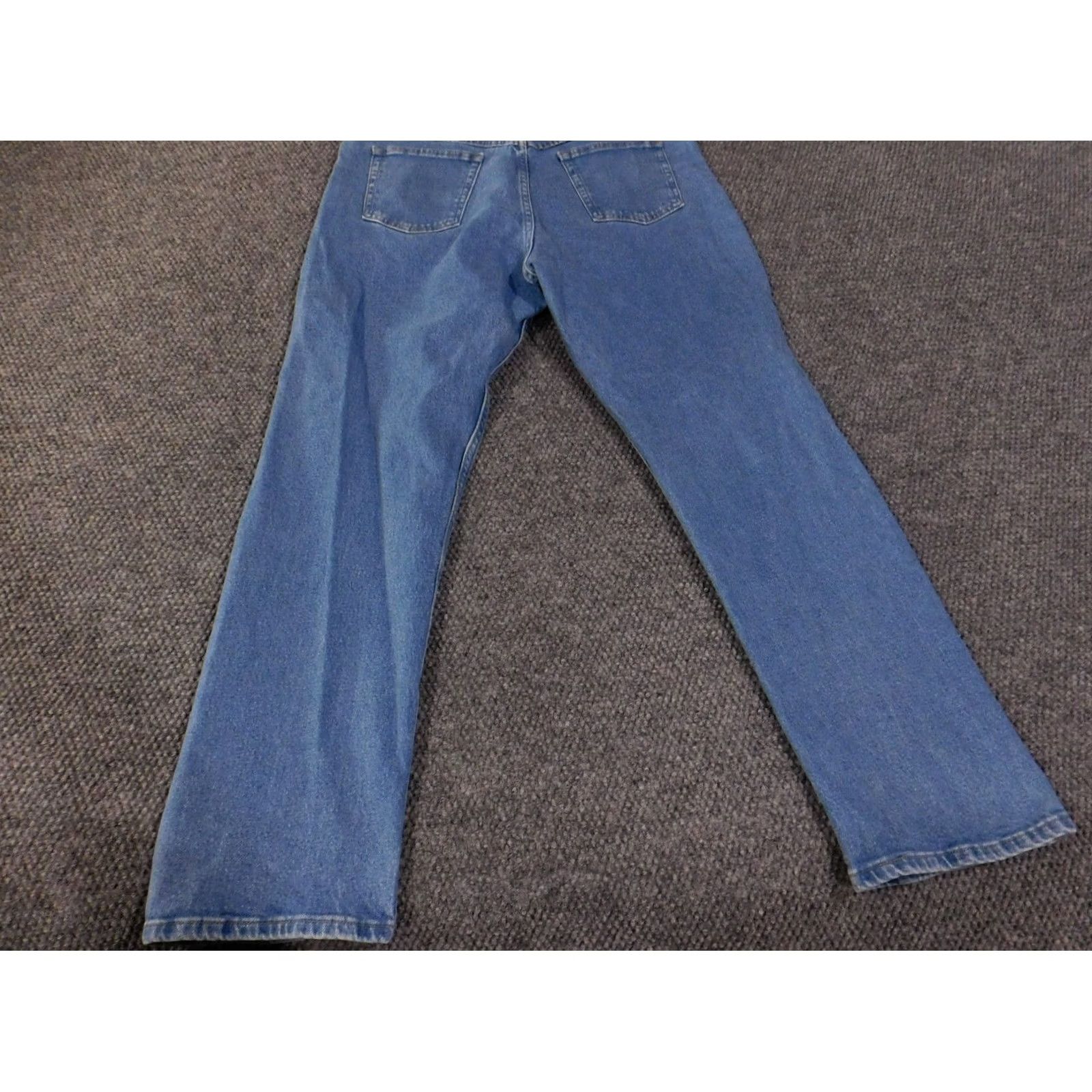 Wrangler Wrangler Jeans Mens 36x32 Blue Regular Denim Straight Leg 5-Pocket Stretch Regular Fit Size 36 Medium Wash Mens Size US 36 / EU 52 - 7 Thumbnail