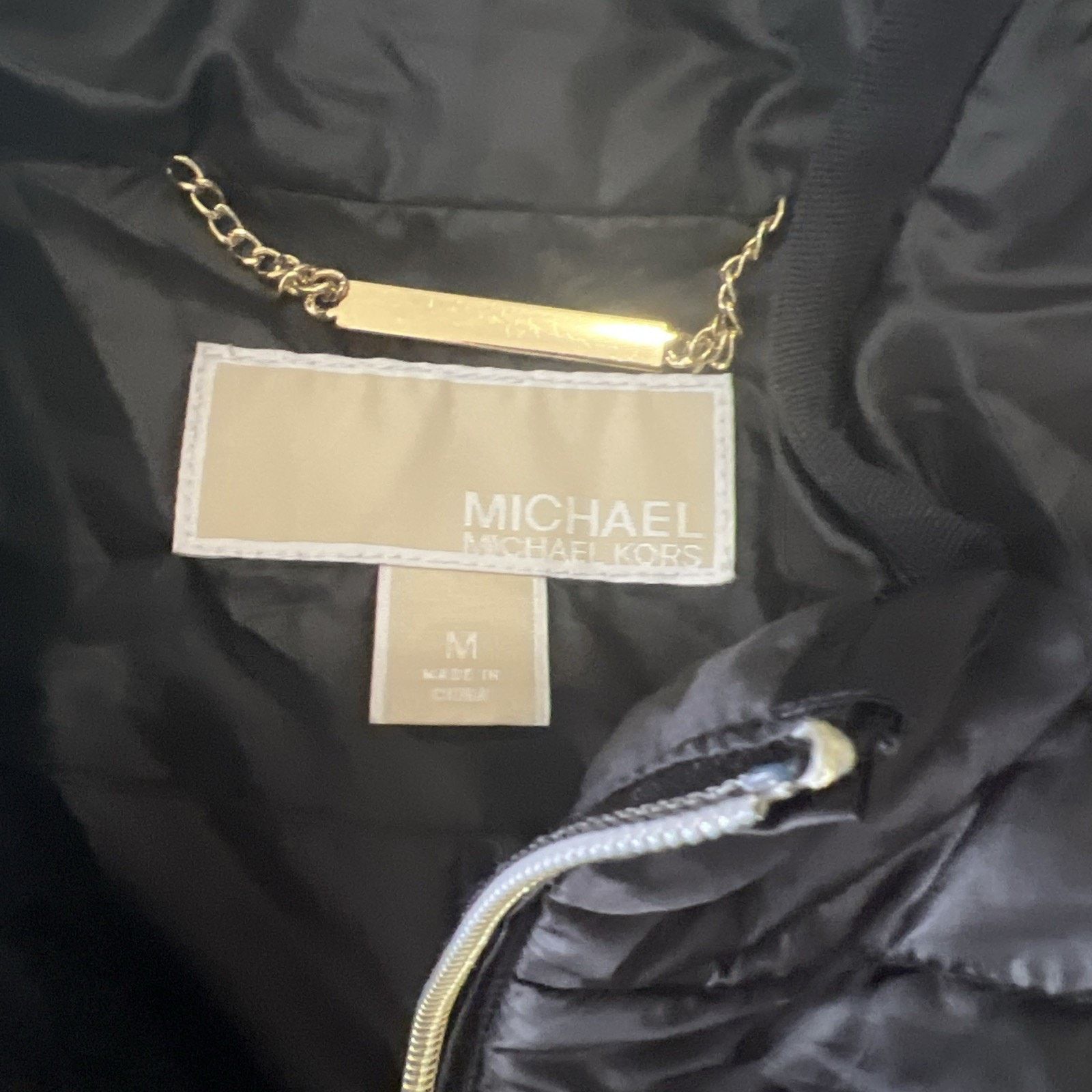 Michael Kors MICHAEL KORS Women's Puffer Vest Full Zip Size Med Black Size M / US 6-8 / IT 42-44 - 3 Thumbnail