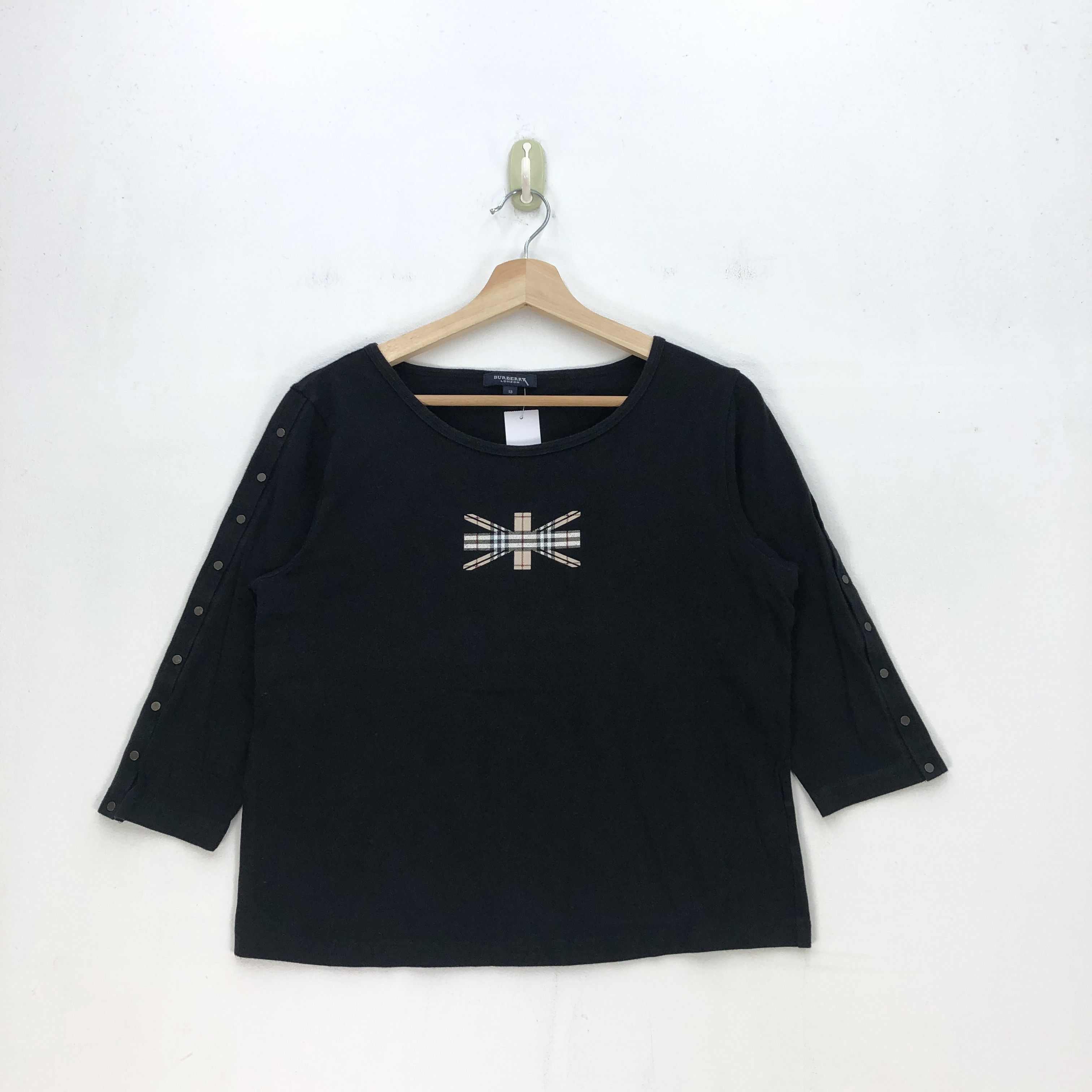 Burberry Vintage Burberry T Shirt British Flag Burberrys Tee Size M / US 6-8 / IT 42-44 - 1 Thumbnail