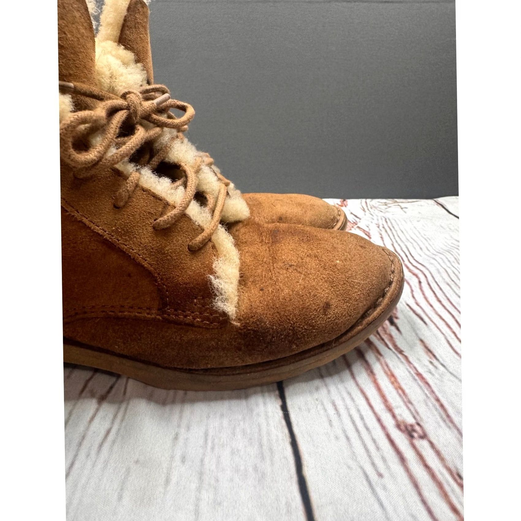 Ugg UGG Lace Up Boots Womens Chestnut Suede Shearling Trim Ankle Boots Size 5 Size US 5 / IT 35 - 6 Thumbnail