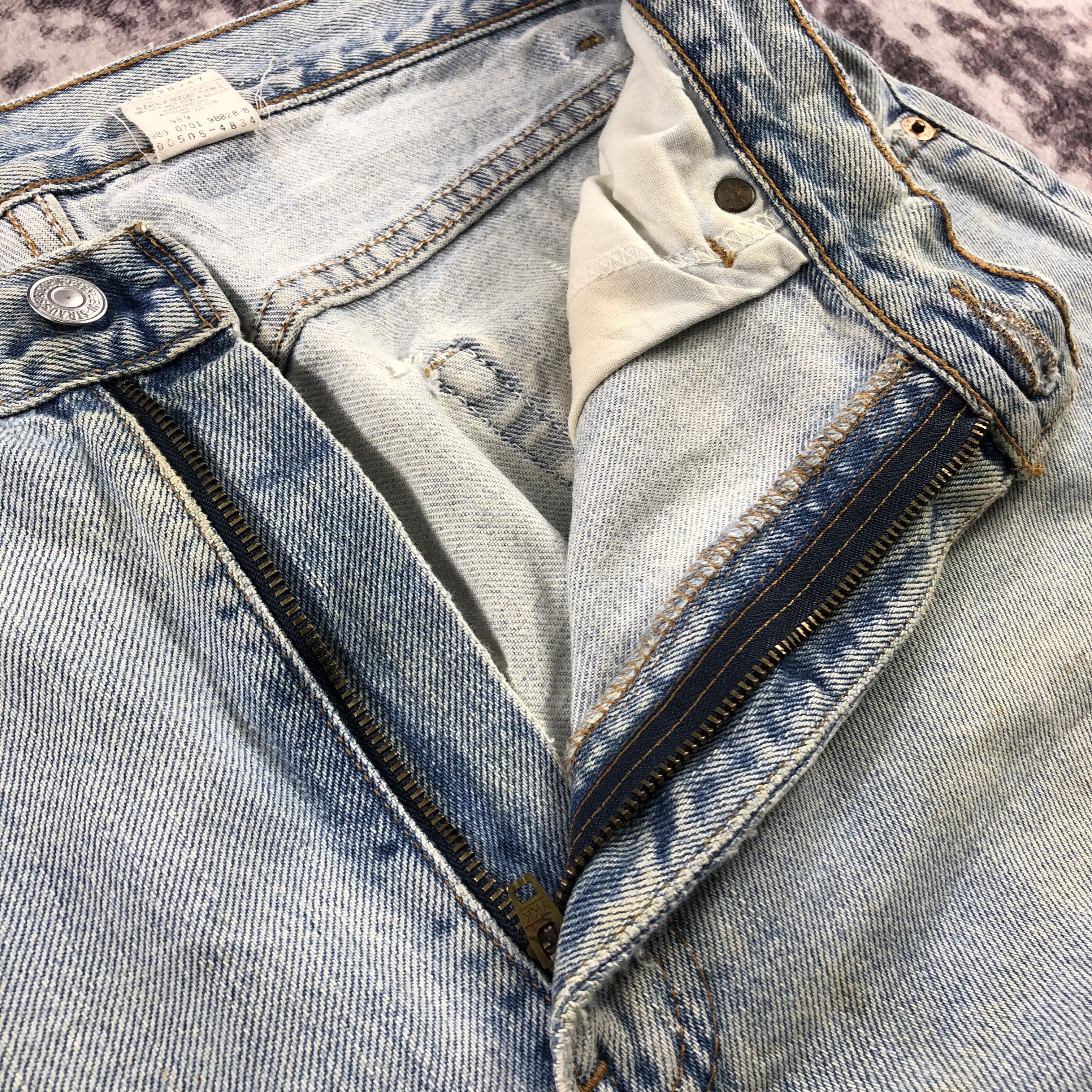 Levi's × Vintage Vintage 90s Light Wash Levis 505 Jeans-JM2840 Size US 33 - 14 Thumbnail