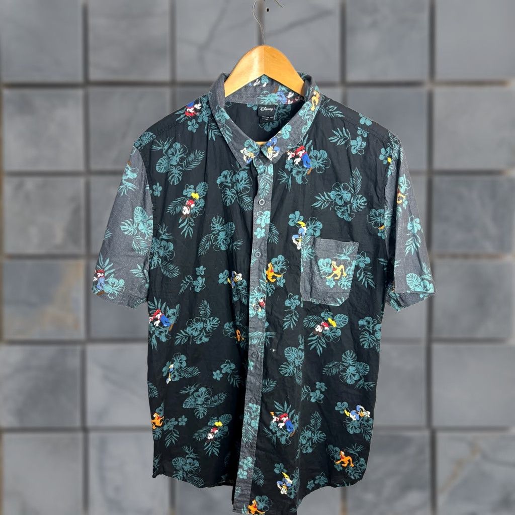 Disney Disney Shirt Button-Up Camp Character Hawaiian Golf Mens XL Blue Short Sleeve Button-Front Vintage: No 8/10 2153 Size US XL / EU 56 / 4 - 1 Thumbnail