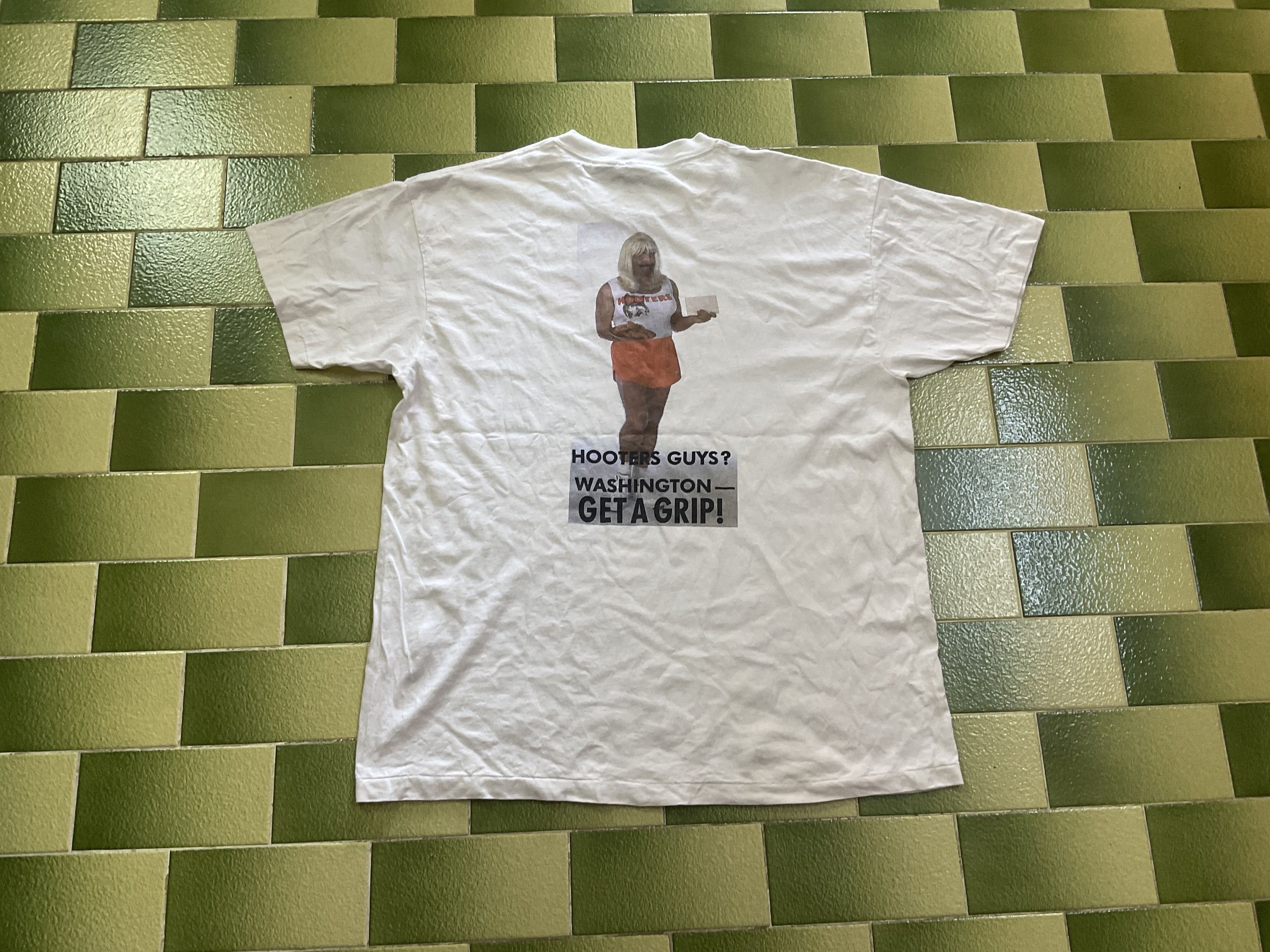 NASCAR Vintage 90s Hooters Guys? T-Shirt 2 Sided Print Size XL Size US XL / EU 56 / 4 - 2 Thumbnail
