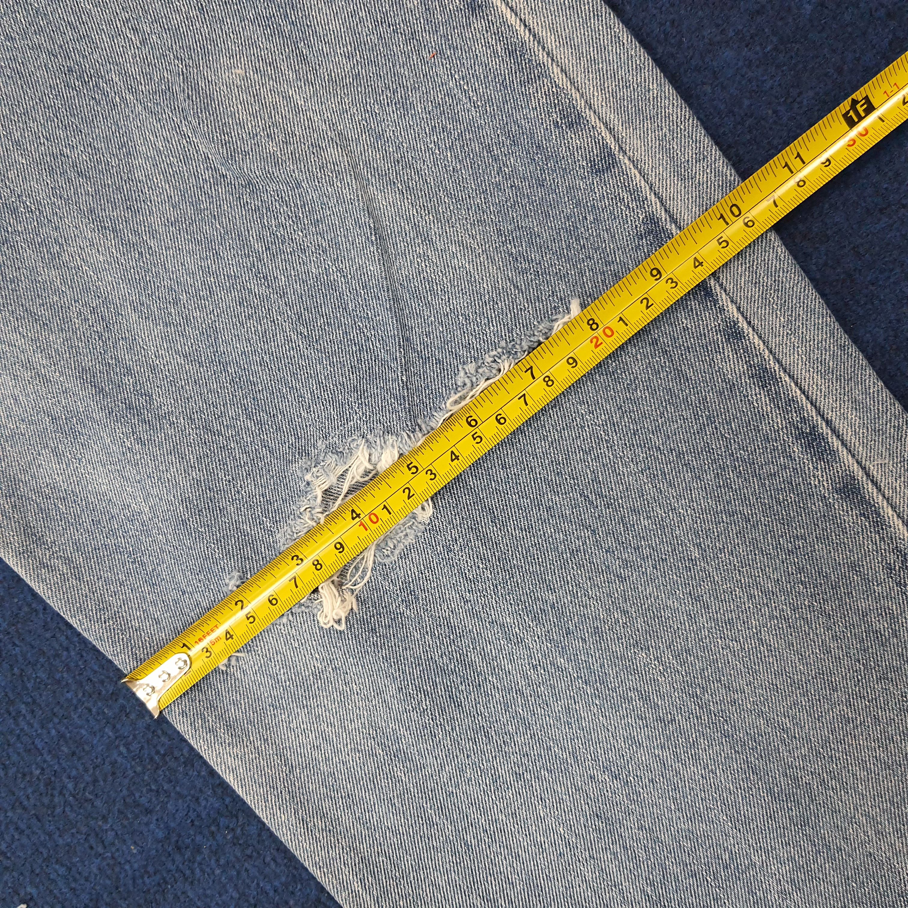 Levi's VINTAGE 90s LEVI'S 550 Distressed Light Wash Jeans C272N7 Size US 36 / EU 52 - 17 Thumbnail