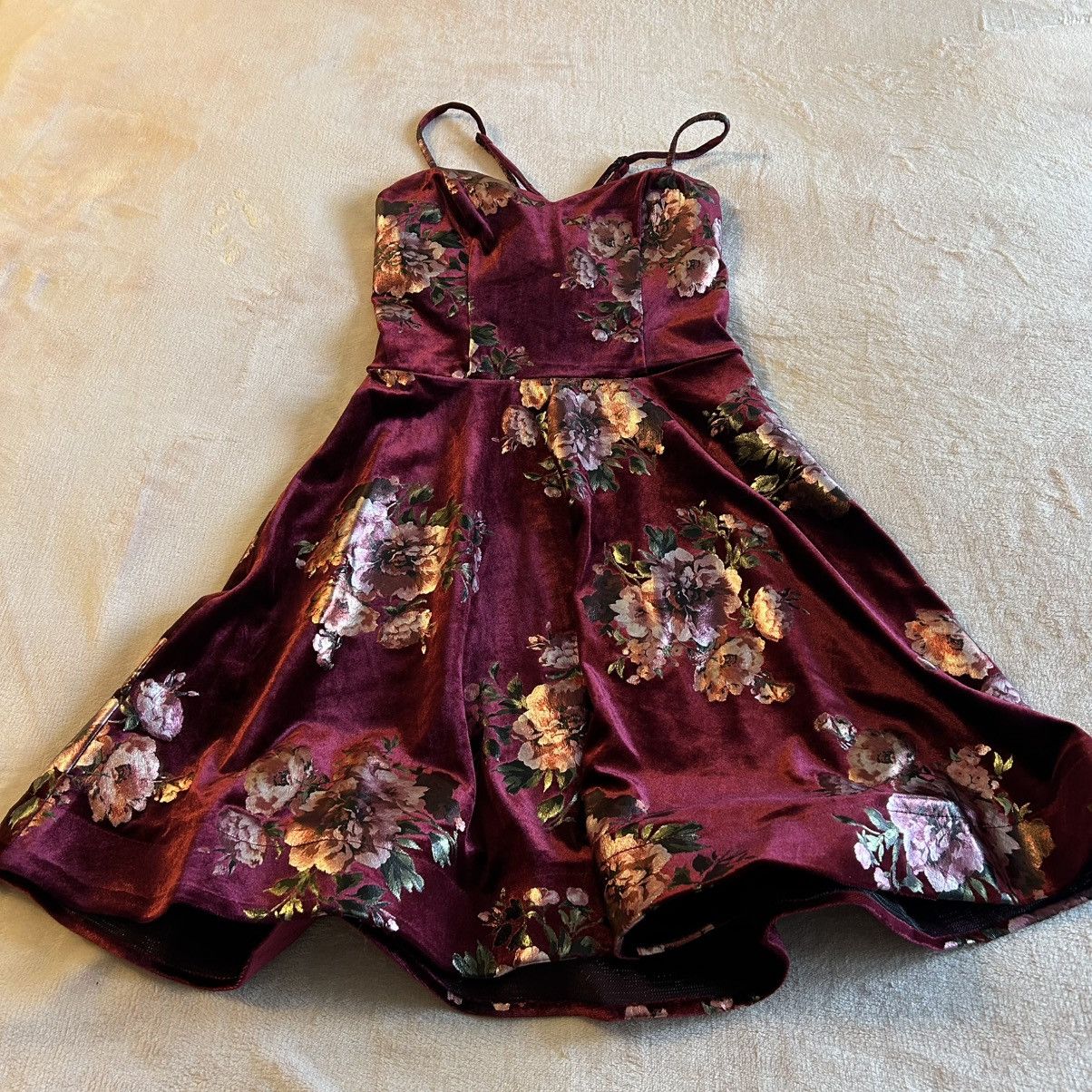 Other BCX red velvet floral spaghetti strap fit and flare XS Size XS / US 0-2 / IT 36-38 - 1 Thumbnail
