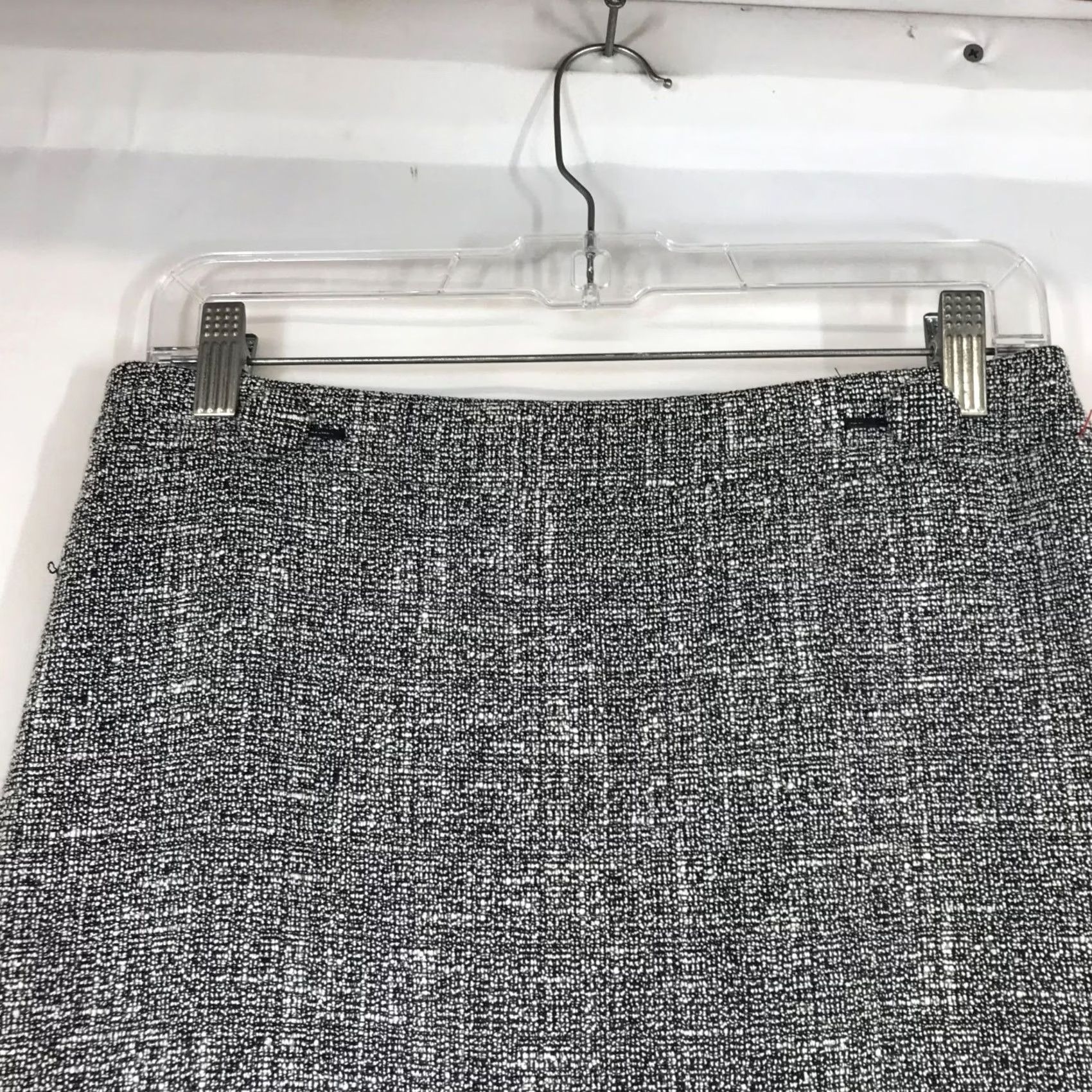 Ann Taylor ANN TAYLOR BLACK TEXTURED LINED PENCIL SKIRT WOMEN'S 4 Size 27" / US 4 / IT 40 - 2 Thumbnail