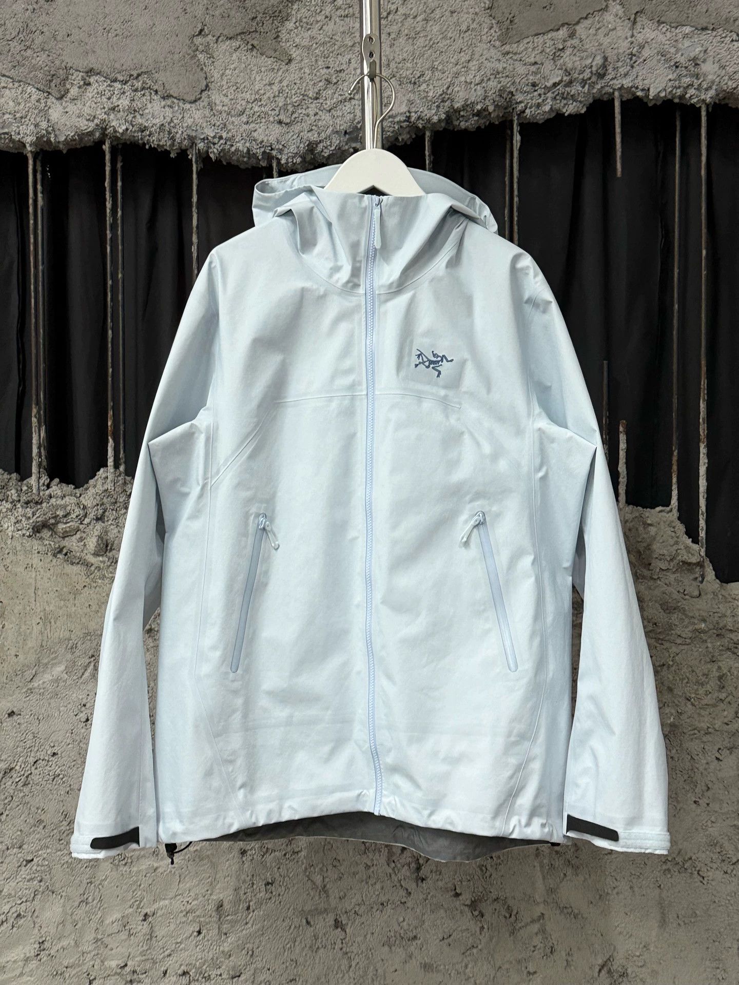 Arc'teryx Arcteryx Beta Jacket Dawn Blue M Size M / US 6-8 / IT 42-44 - 1 Thumbnail
