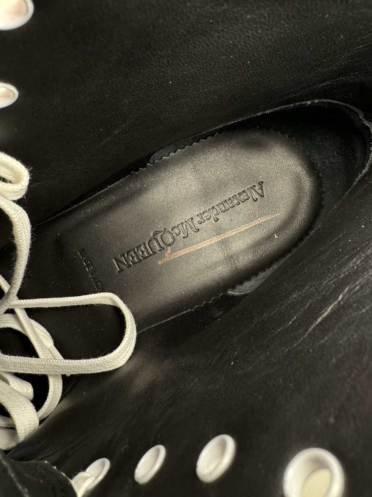 Alexander McQueen Alexander McQueen Men's White Graffiti Tread Slick Sneaker Size US 10 / EU 43 - 8 Thumbnail