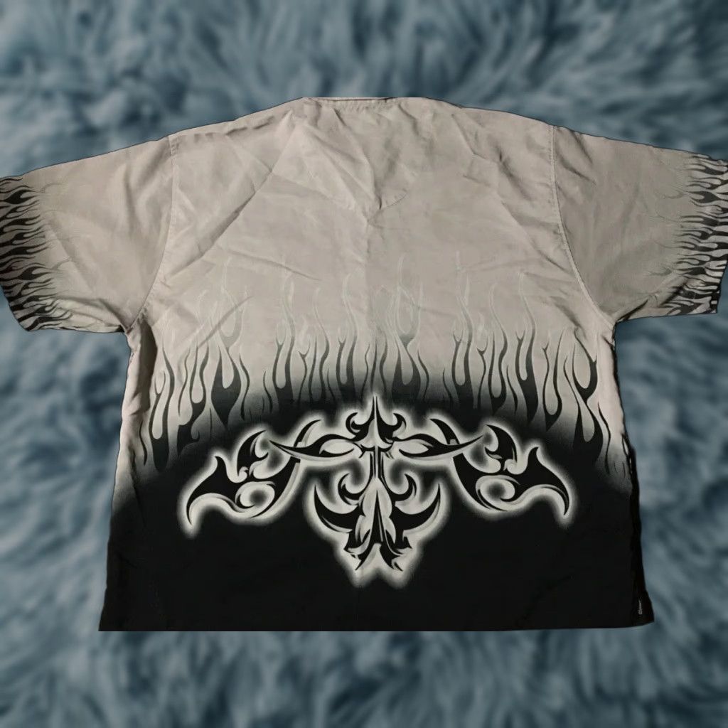 Vintage VINTAGE All Over Print Shirt XXXL Flame Button Down Shirt Men 3XL Gray 80s 90s Grunge Punk Skate Surf Harley Motorcycle USA USA Size US XXL / EU 58 / 5 - 1 Thumbnail