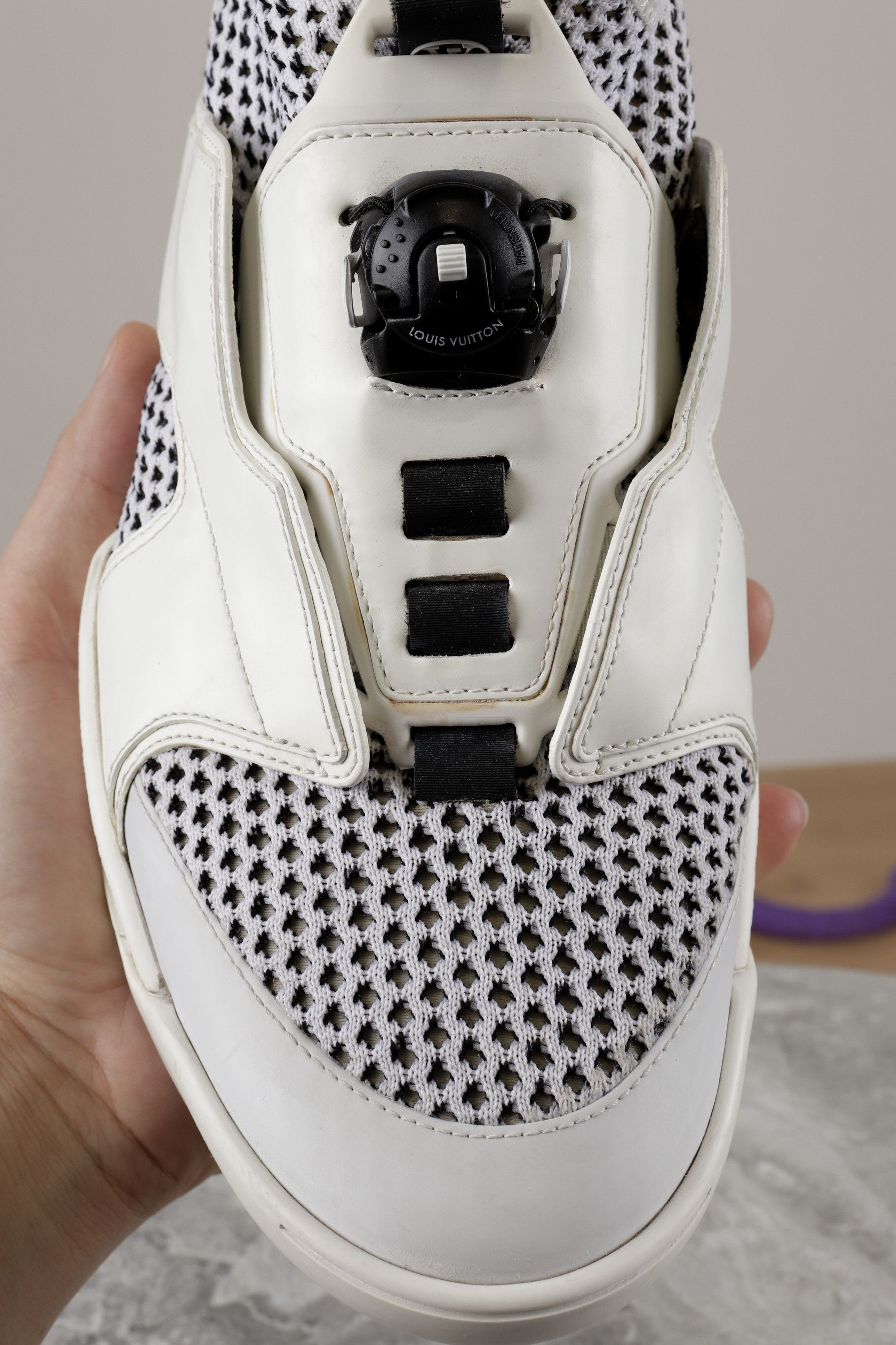 Louis Vuitton LOUIS VUITTON Mesh Leather White Black Low Sneakers Size US 10 / EU 43 - 21 Thumbnail