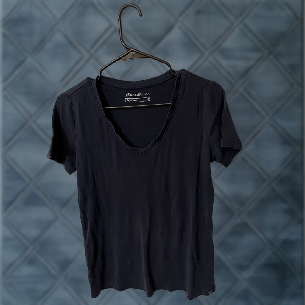 Eddie Bauer Eddie Bauer T-Shirt Women's M Navy Blue Short Sleeve V Neck Size M / US 6-8 / IT 42-44 - 1 Thumbnail
