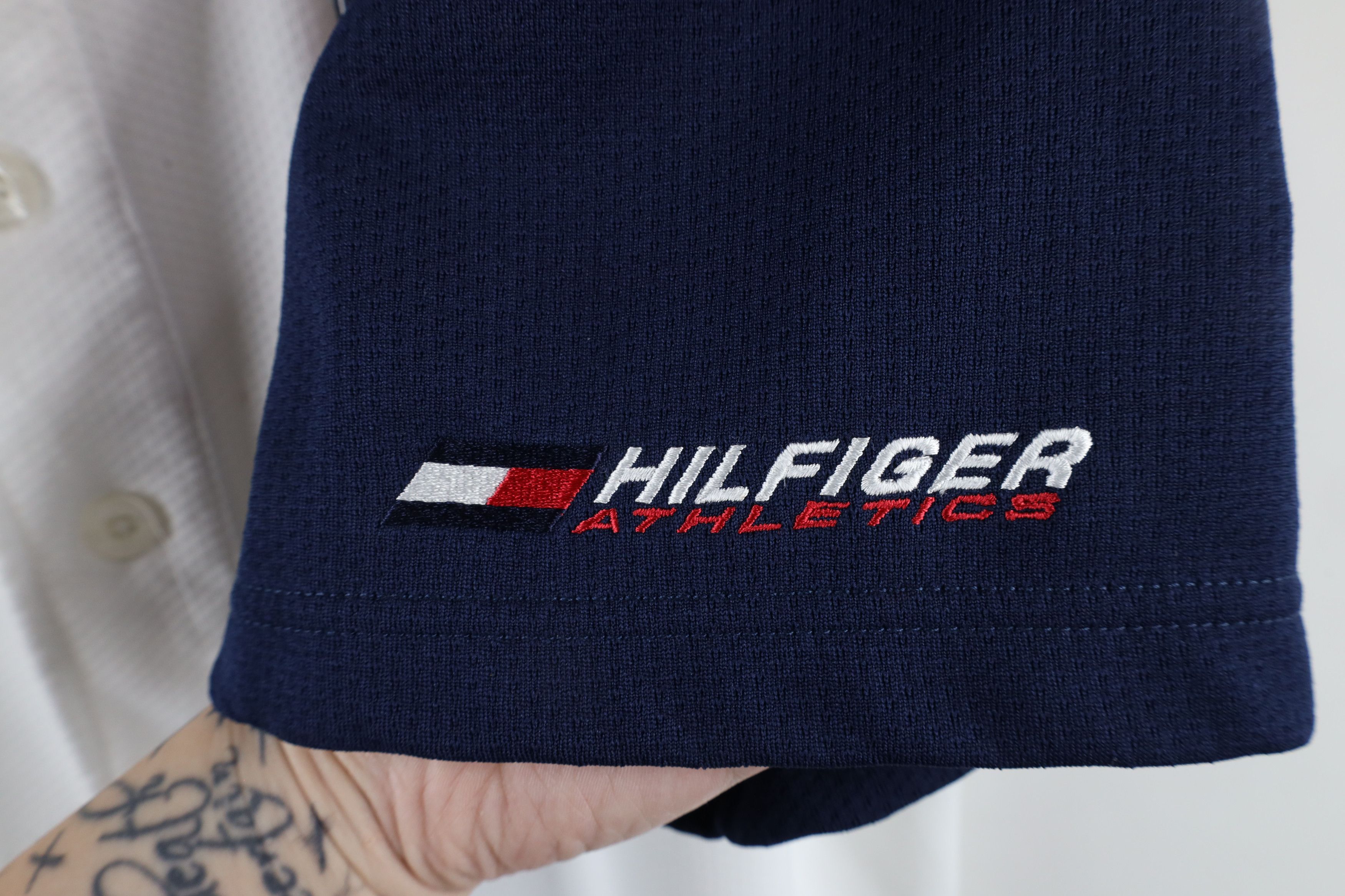 Tommy Hilfiger × Vintage Vintage 90s Tommy Hilfiger Spell Out Baseball Jersey White Size US L / EU 52-54 / 3 - 4 Thumbnail