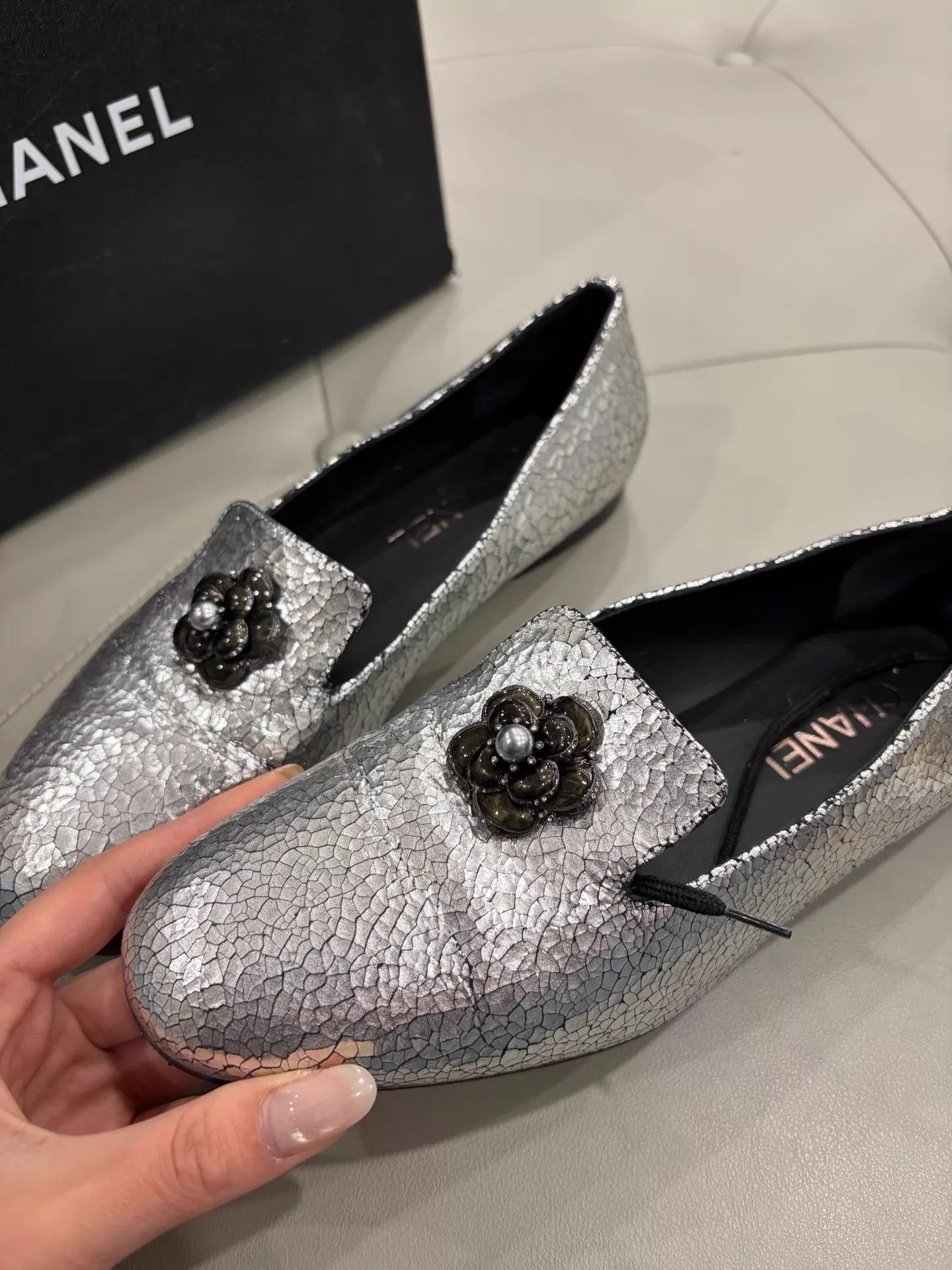 Chanel Chanel Cracked Calfskin Loafer 99 New 38.5 Size US 8 / IT 38 - 2 Thumbnail