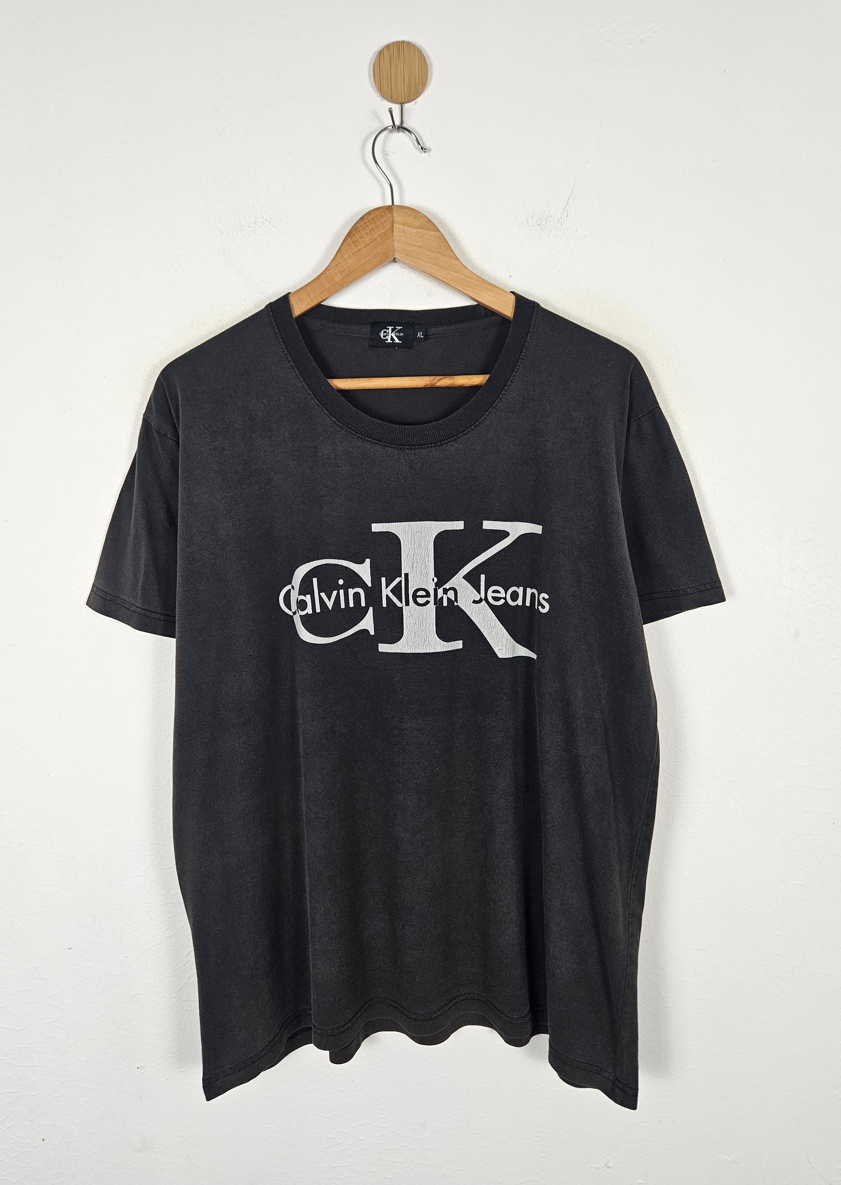 Calvin Klein Vintage 1990’s Archive Calvin Klein logo Art Shirt Size US XL / EU 56 / 4 - 1 Thumbnail